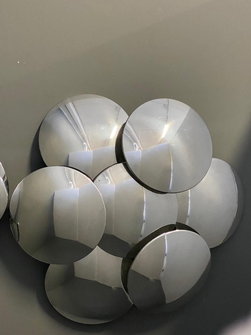 Rare Pair Big Reggiani Seven Convex Disc Wall Sconce, 1970s, Italy, Whit Label In Excellent Condition For Sale In Rovereta, SM