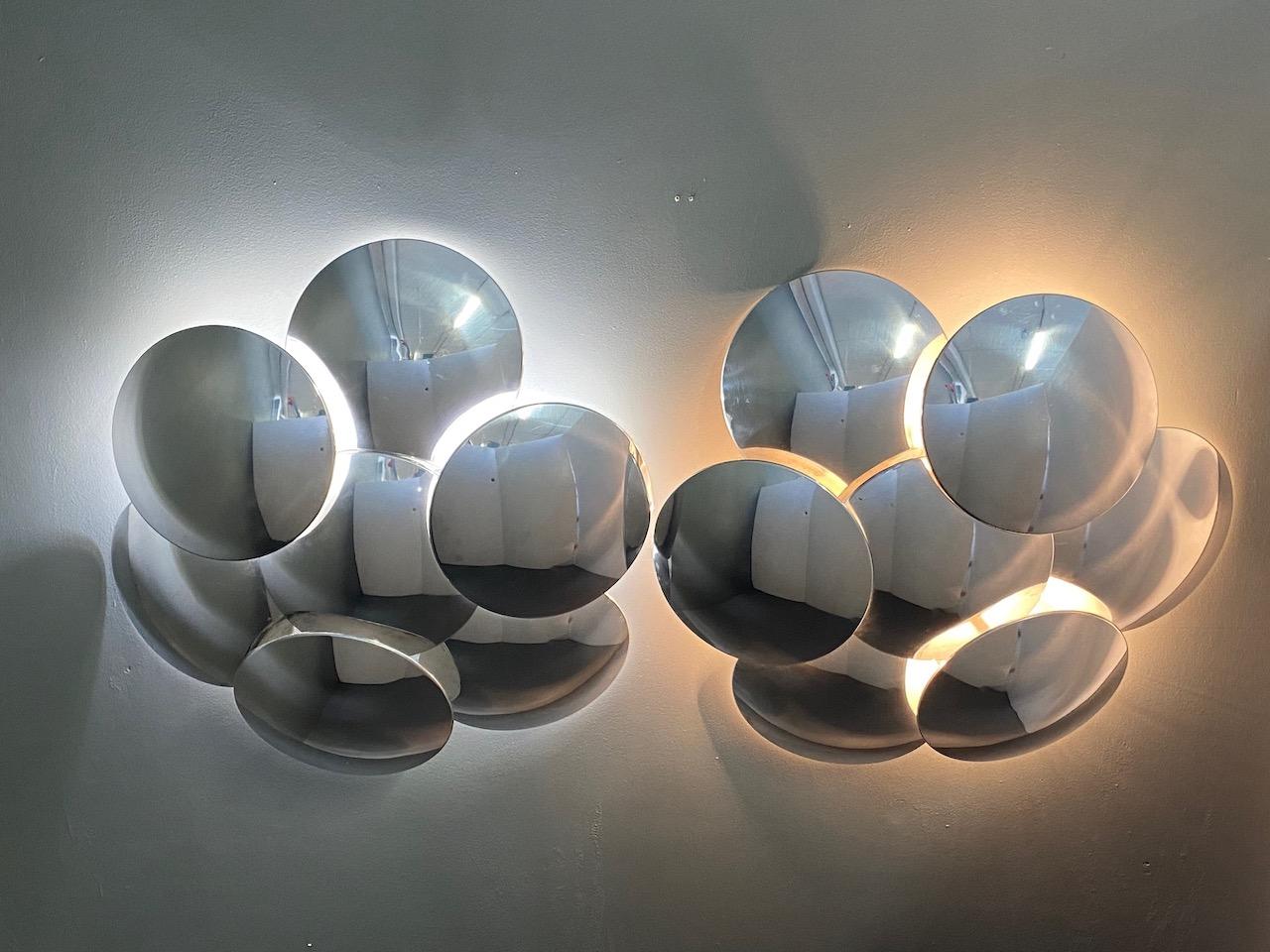 20th Century Rare Pair Big Reggiani Seven Convex Disc Wall Sconce, 1970s, Italy, Whit Label For Sale