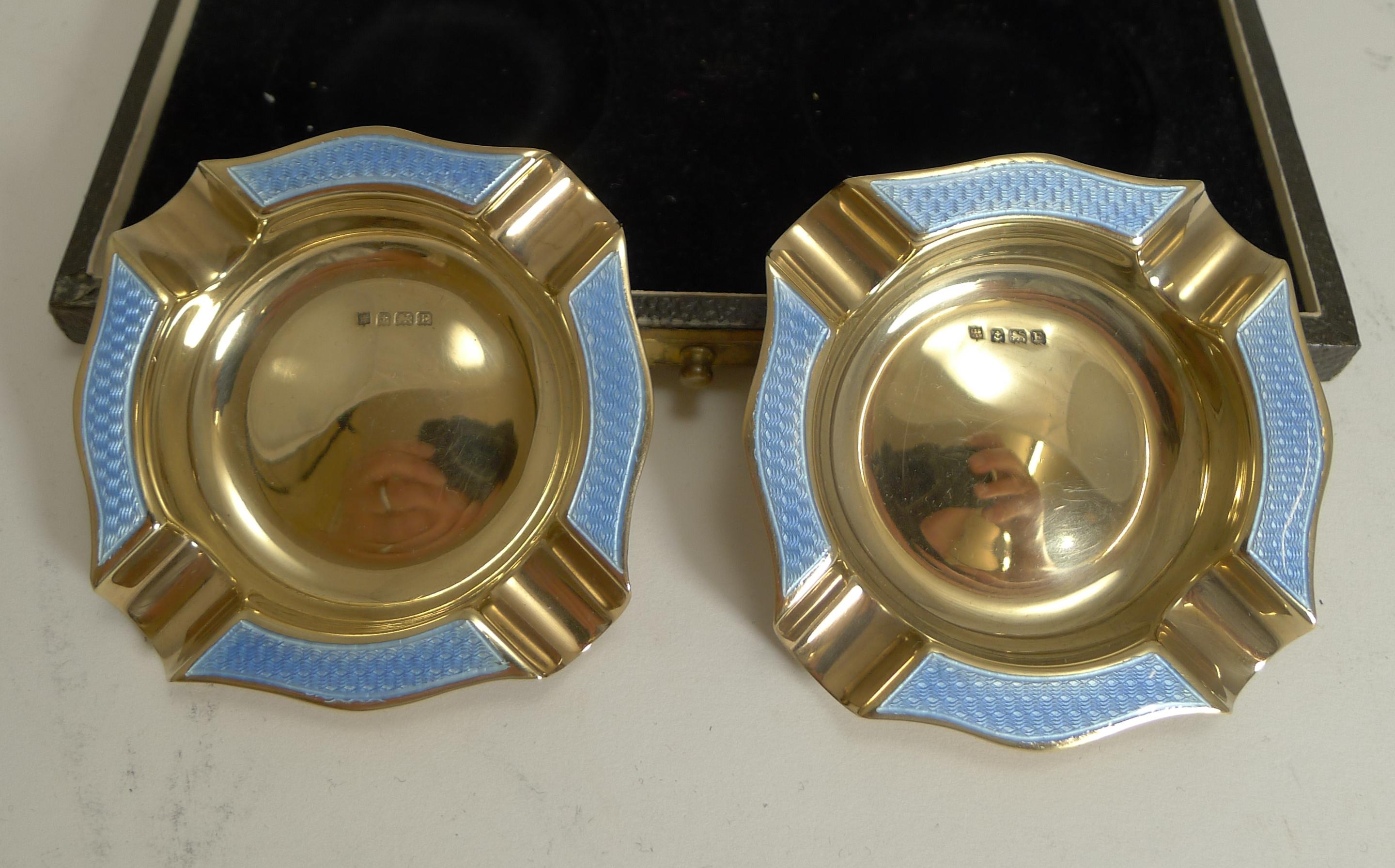 Rare Pair of Cased Silver Gilt and Blue Guilloche Enamel Ashtrays, 1929 2