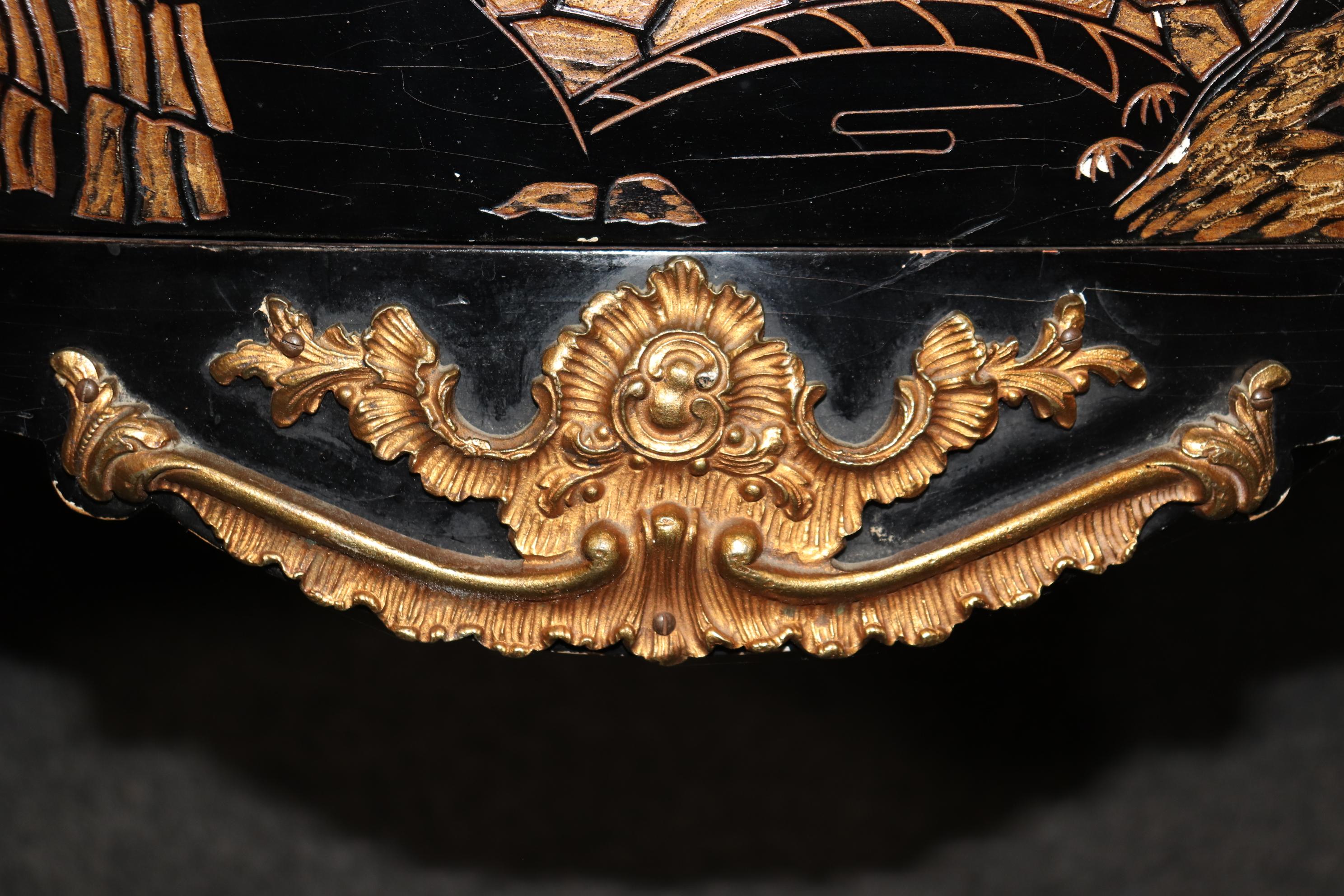 Rare paire de commodes françaises de style Louis XV en laque sculptée de Coromandel  en vente 6