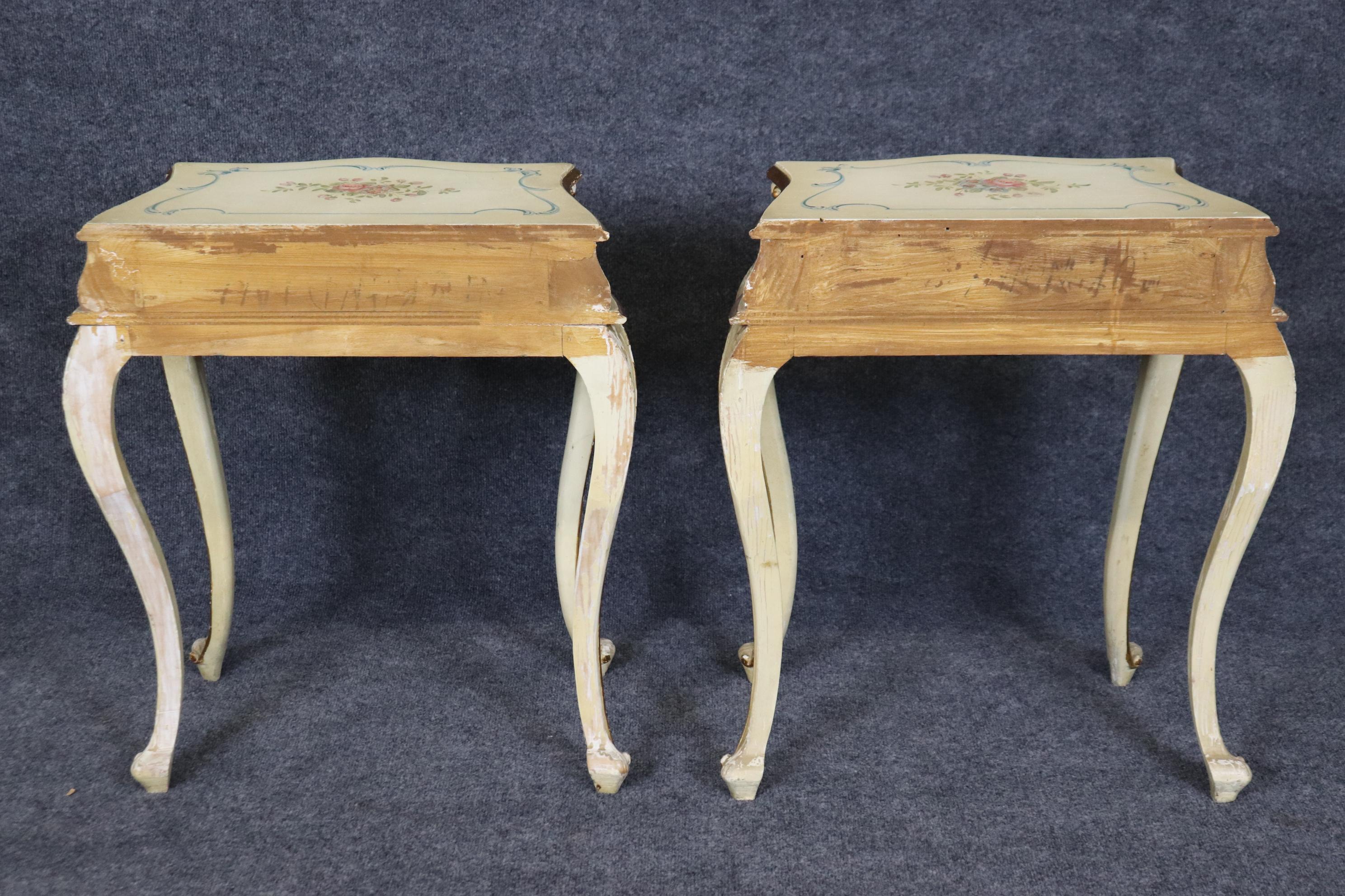 Rare Pair Distressed Paint Decorated Venetian Italian Nightstands Circa 1920s In Good Condition For Sale In Swedesboro, NJ