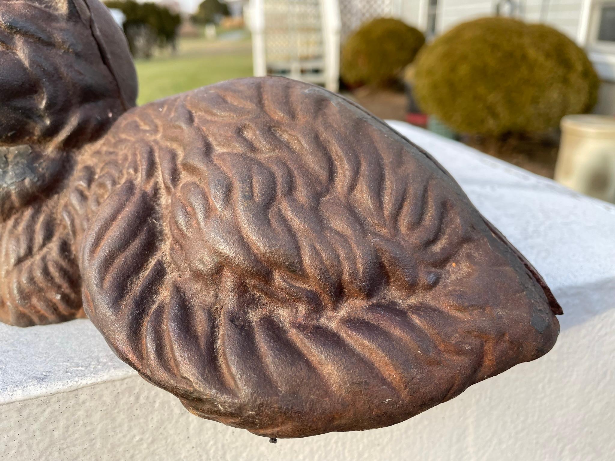 Seltenes Paar feiner alter schwarzer und brauner Gartenkatzen im Vintage-Stil 6