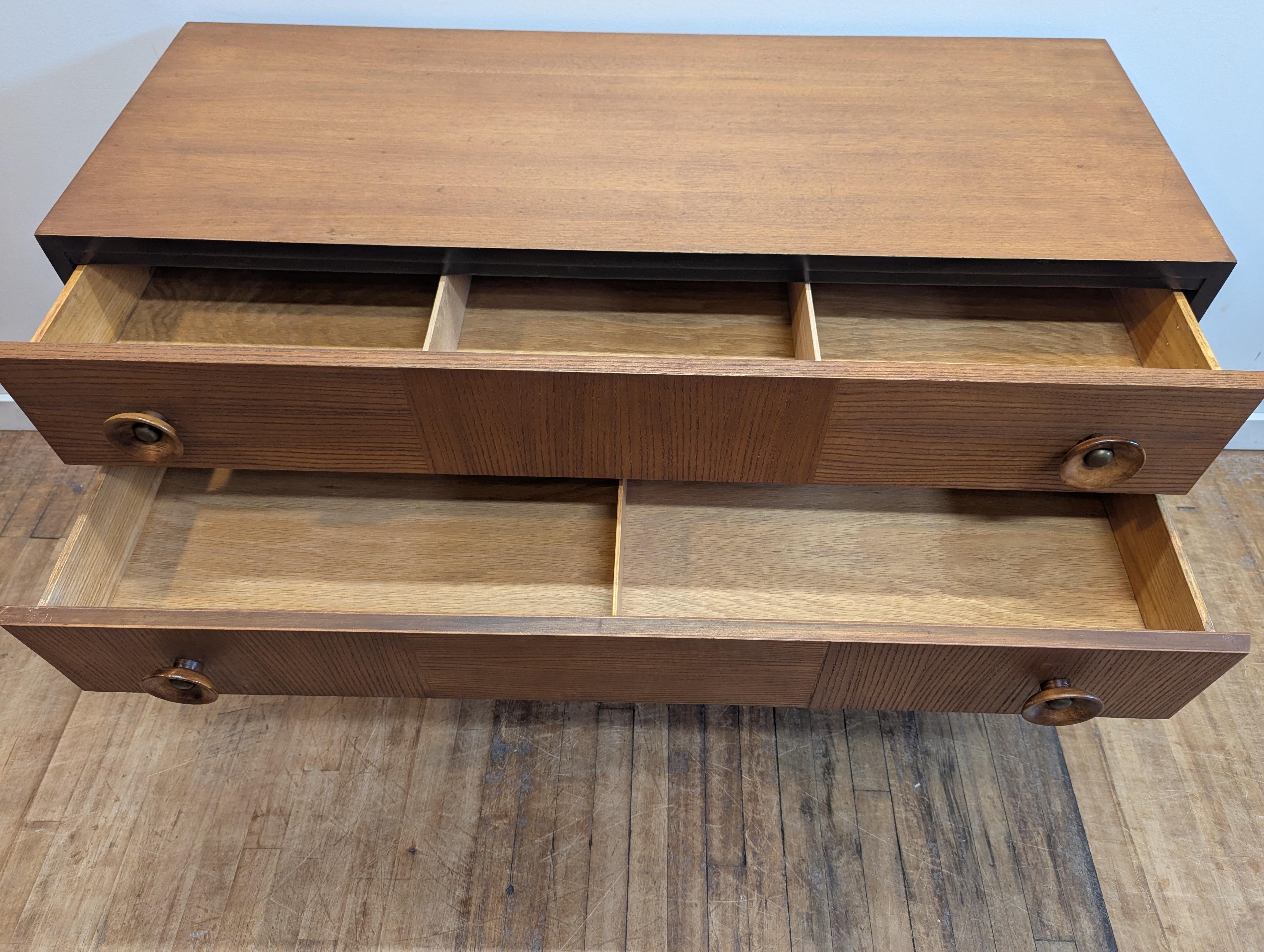 Rare paire de commodes Gilbert Rohde pour Herman Miller Bon état - En vente à New York, NY