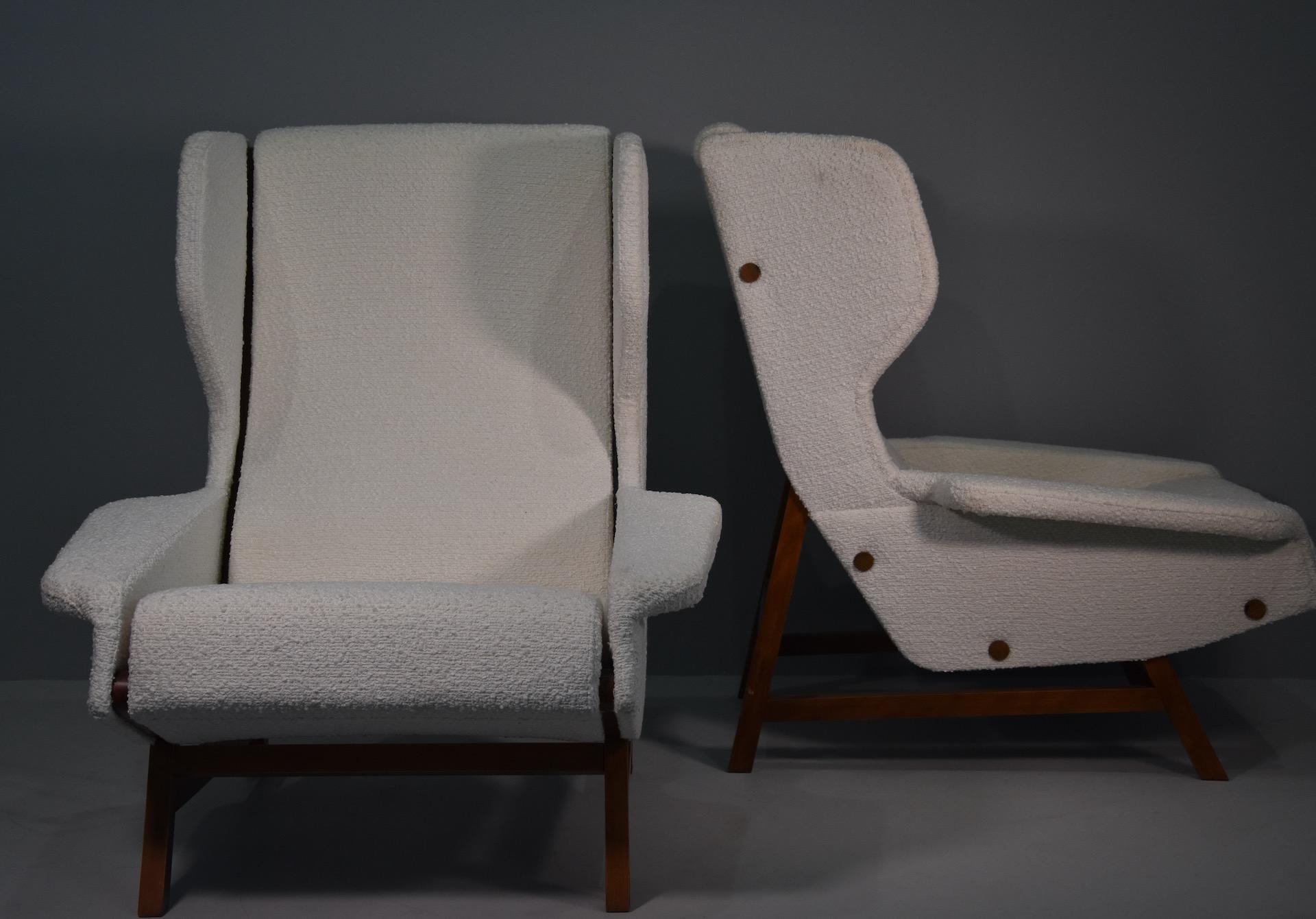 Seltenes Paar „Giulia“-Sessel Modell 877 von Gianfranco Frattini für Cassina, 1957 (Holz) im Angebot