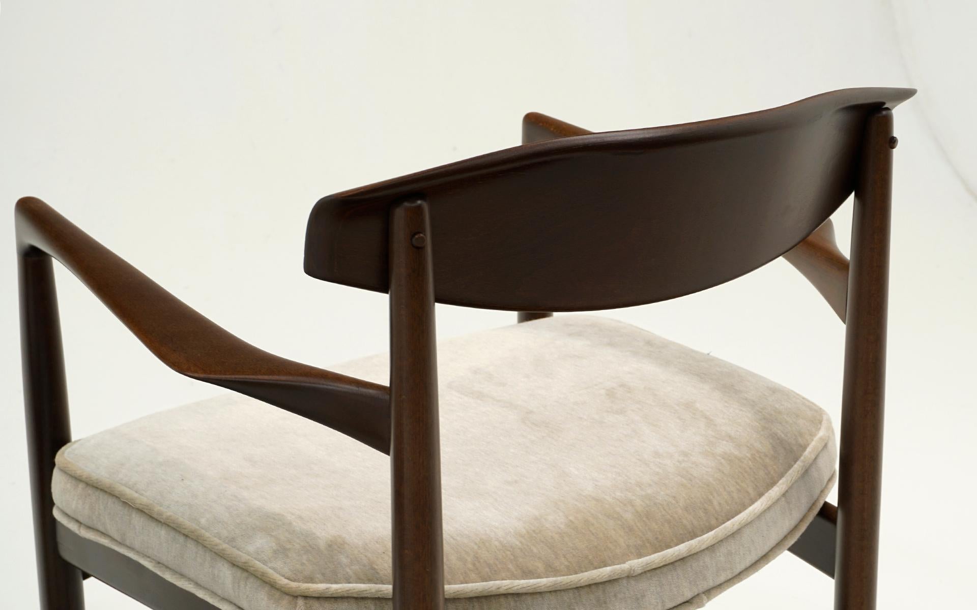 Paire de fauteuils Kofod Larsen en excellent état. en vente 2