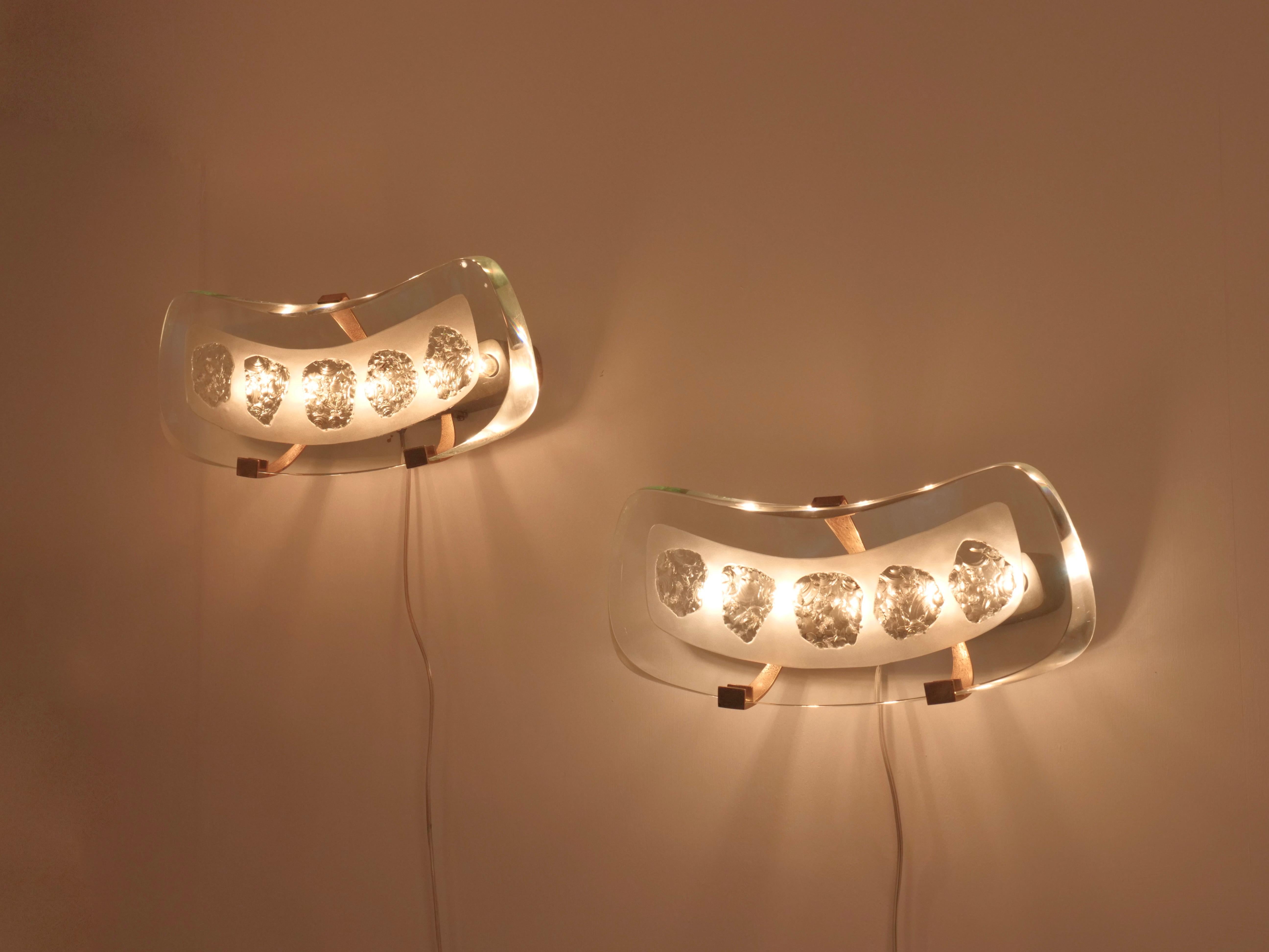 Mid-Century Modern Rare pair Max Ingrand wall lights Model 1598. Italy c1956 For Sale