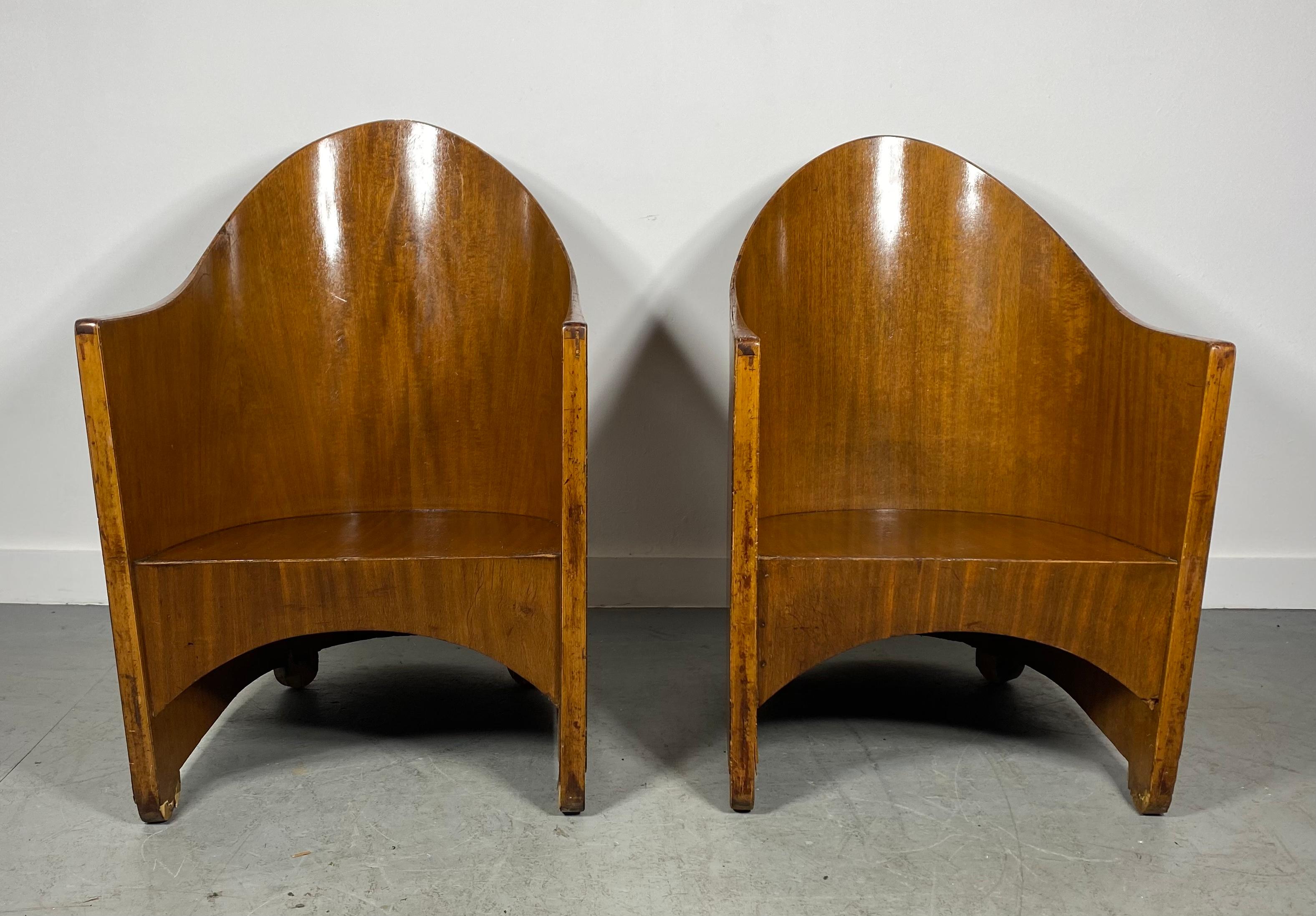 American Rare Pair Modernist Arm Chairs by Walter von Nessen, Art Deco, circa 1929 For Sale