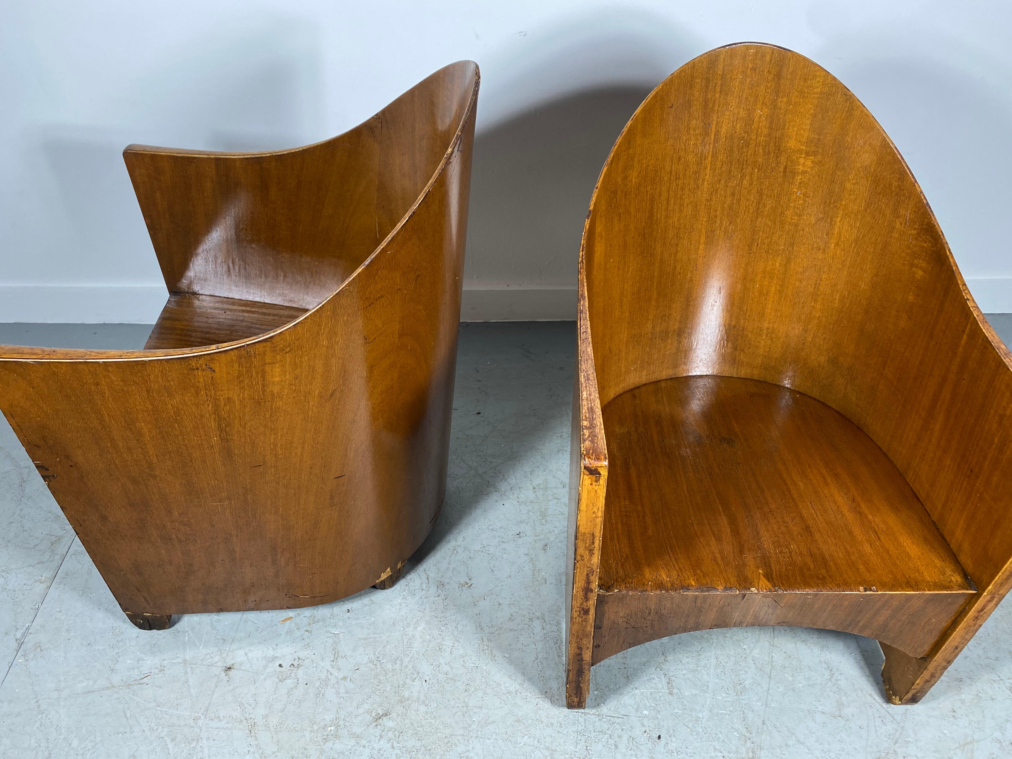 Rare Pair Modernist Arm Chairs by Walter von Nessen, Art Deco, circa 1929 In Distressed Condition For Sale In Buffalo, NY