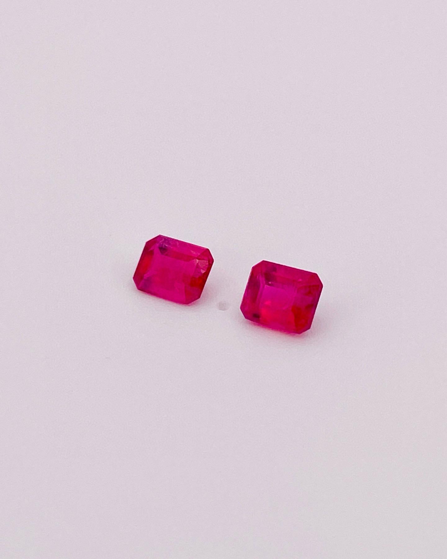 Rare gemme naturali di berillo rosso smeraldo di limpidezza pulita Coppia perfetta adatta per la creazione di gioielli 
RE18
Nome :Smeraldo rosso naturale di berillo
Peso: 0,33/2 ct 
Colore: rosso
Chiarezza: Occhi puliti 
Origine: America
Forma: