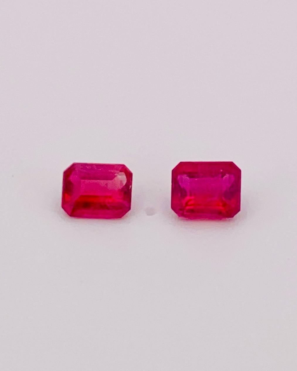 Rara coppia di gemme di smeraldo berillo rosso naturale 0,33/2 ct Colore rosso, purezza pulita in vendita 1