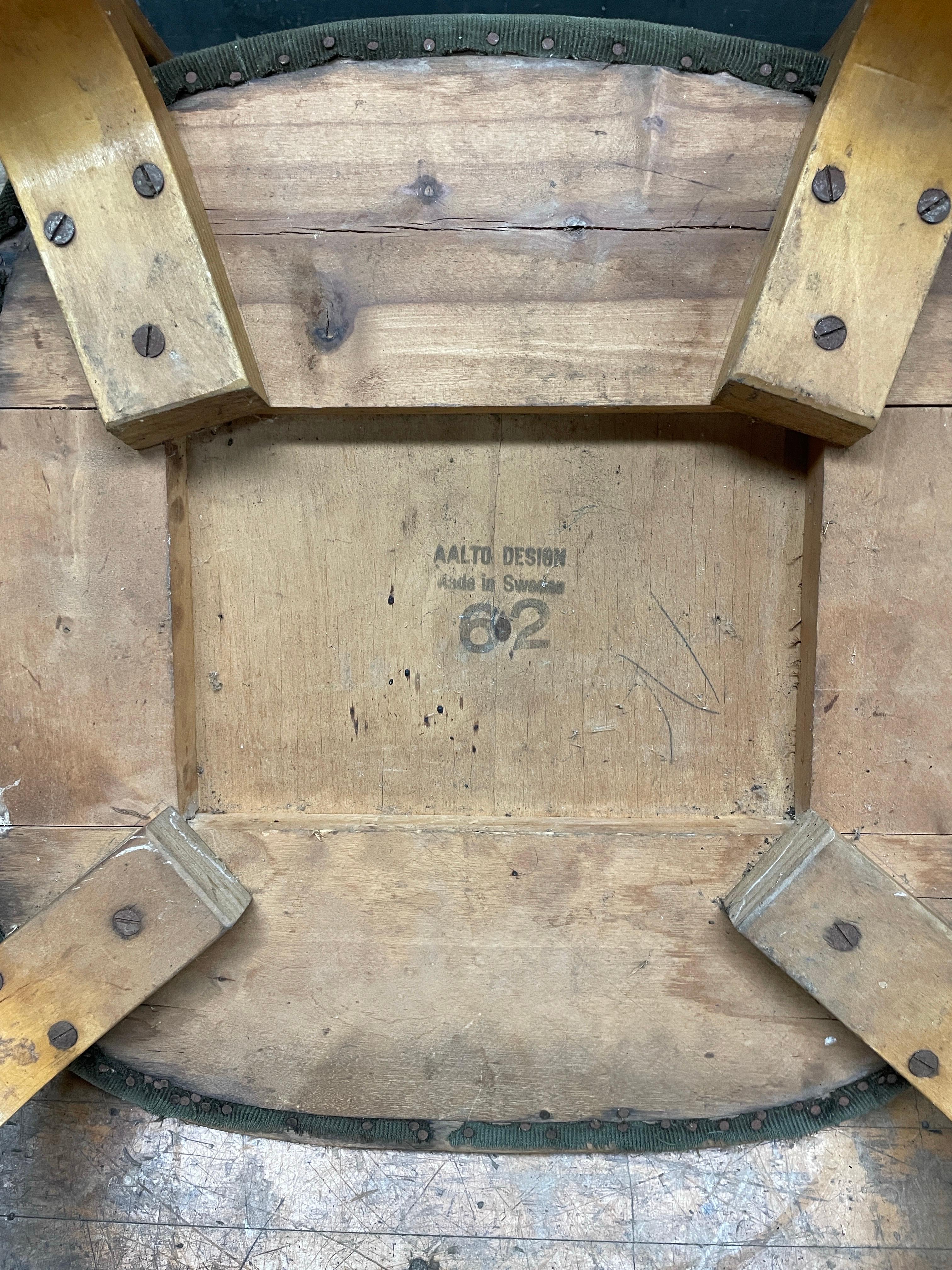 Raro par de sillas de comedor Nº 62 de Alvar Aalto para Finsven, Finlandia c.1934 en venta 9
