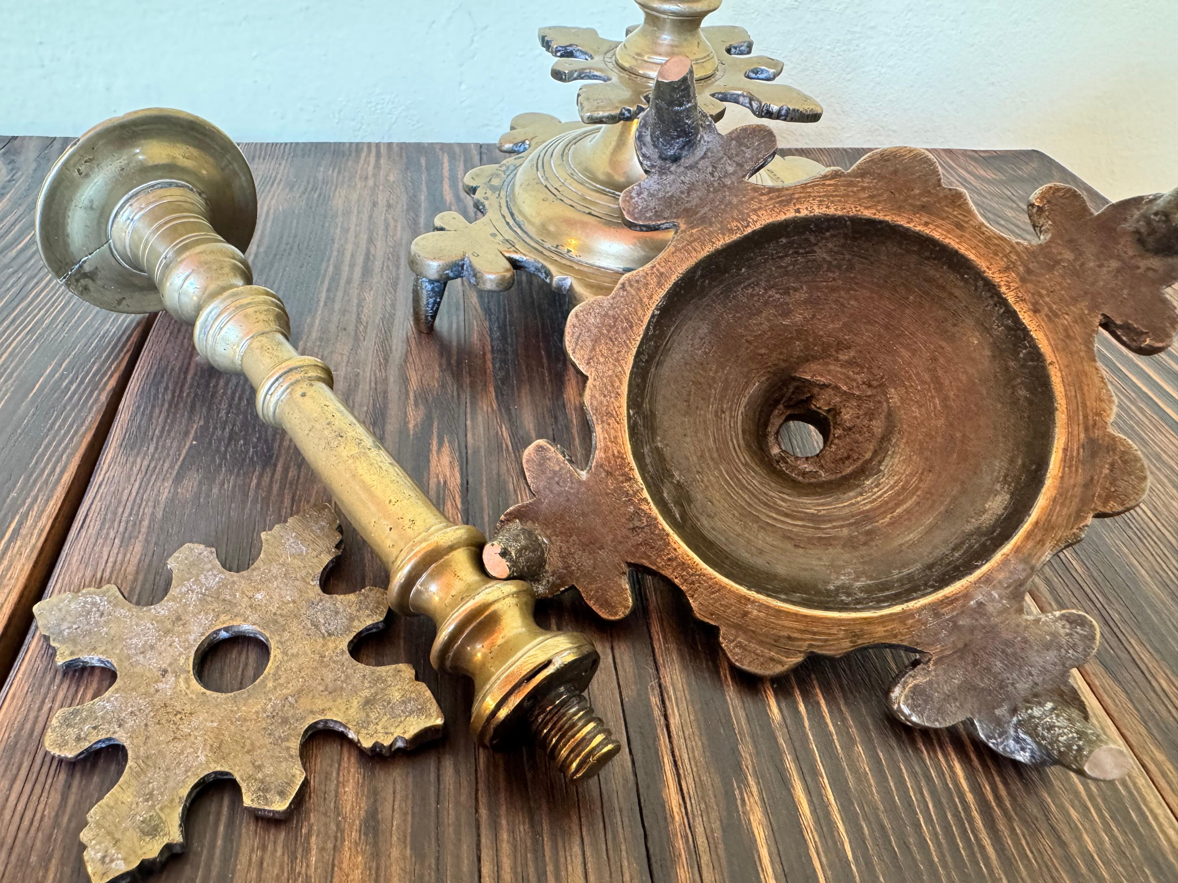 XVIIIe siècle et antérieur Rare paire de chandeliers Renaissance en bronze du XVIe siècle provenant de Bohemia en vente