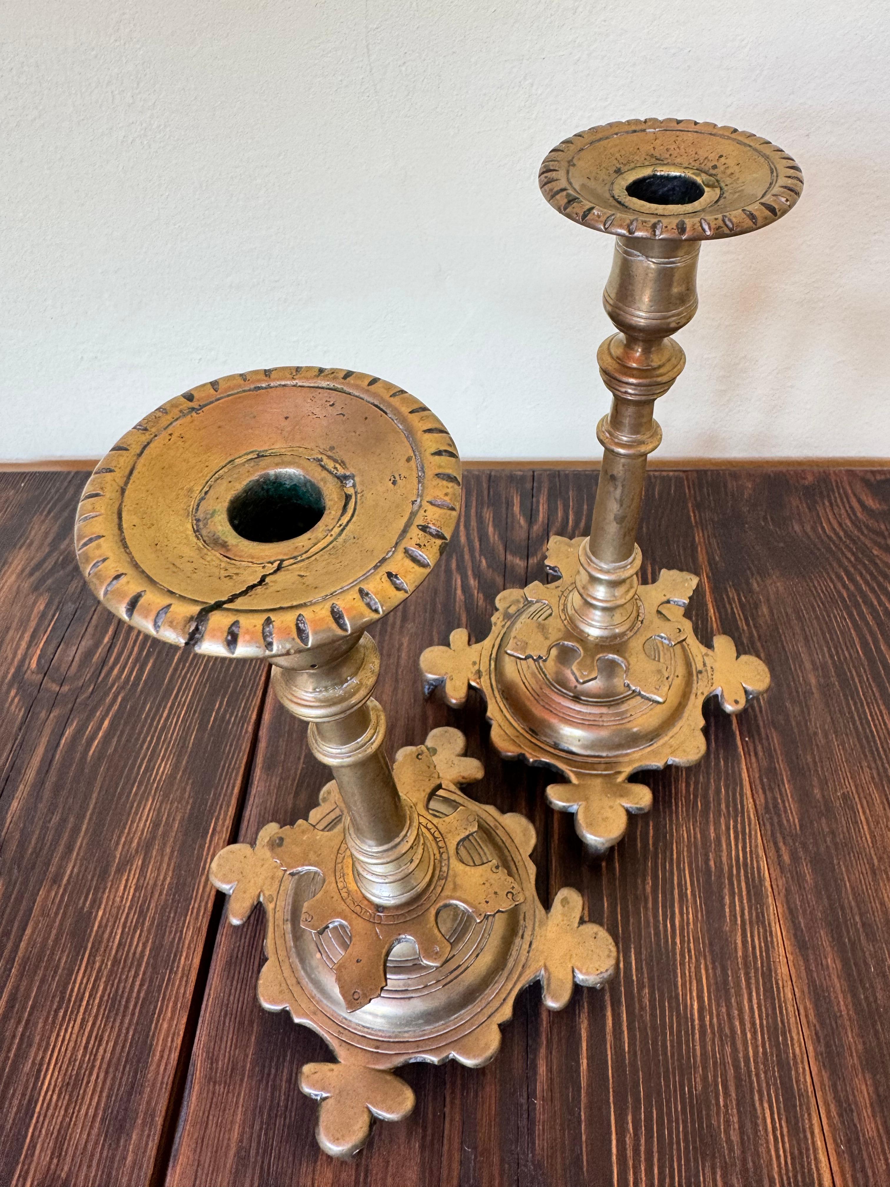 Rare paire de chandeliers Renaissance en bronze du XVIe siècle provenant de Bohemia en vente 2