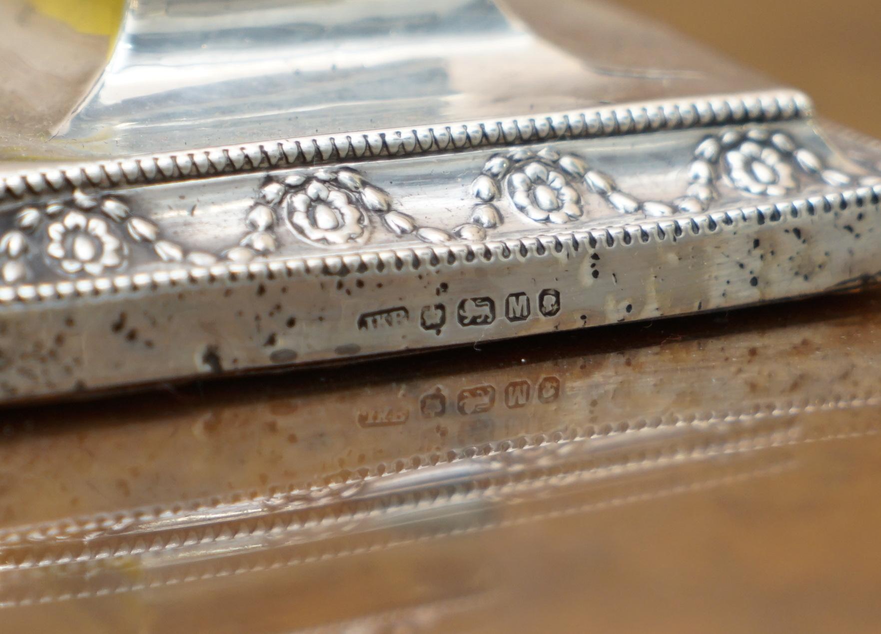 Rara coppia di lampade a candeliere corinzie in argento sterling James Bembridge del 1879 in vendita 11