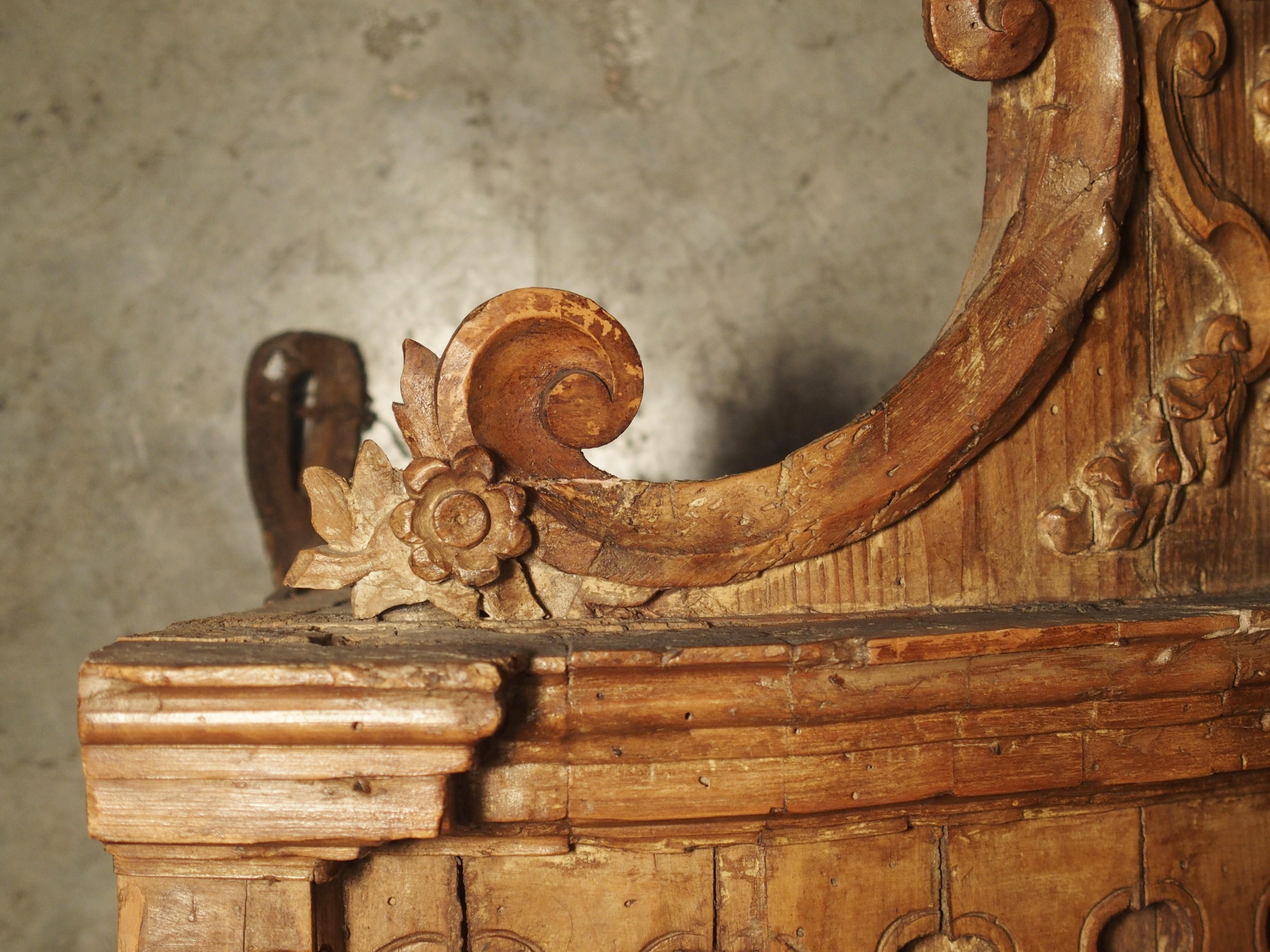 Rare Pair of 18th Century Hanging Corner Cupboards from Napoli, Italy 4