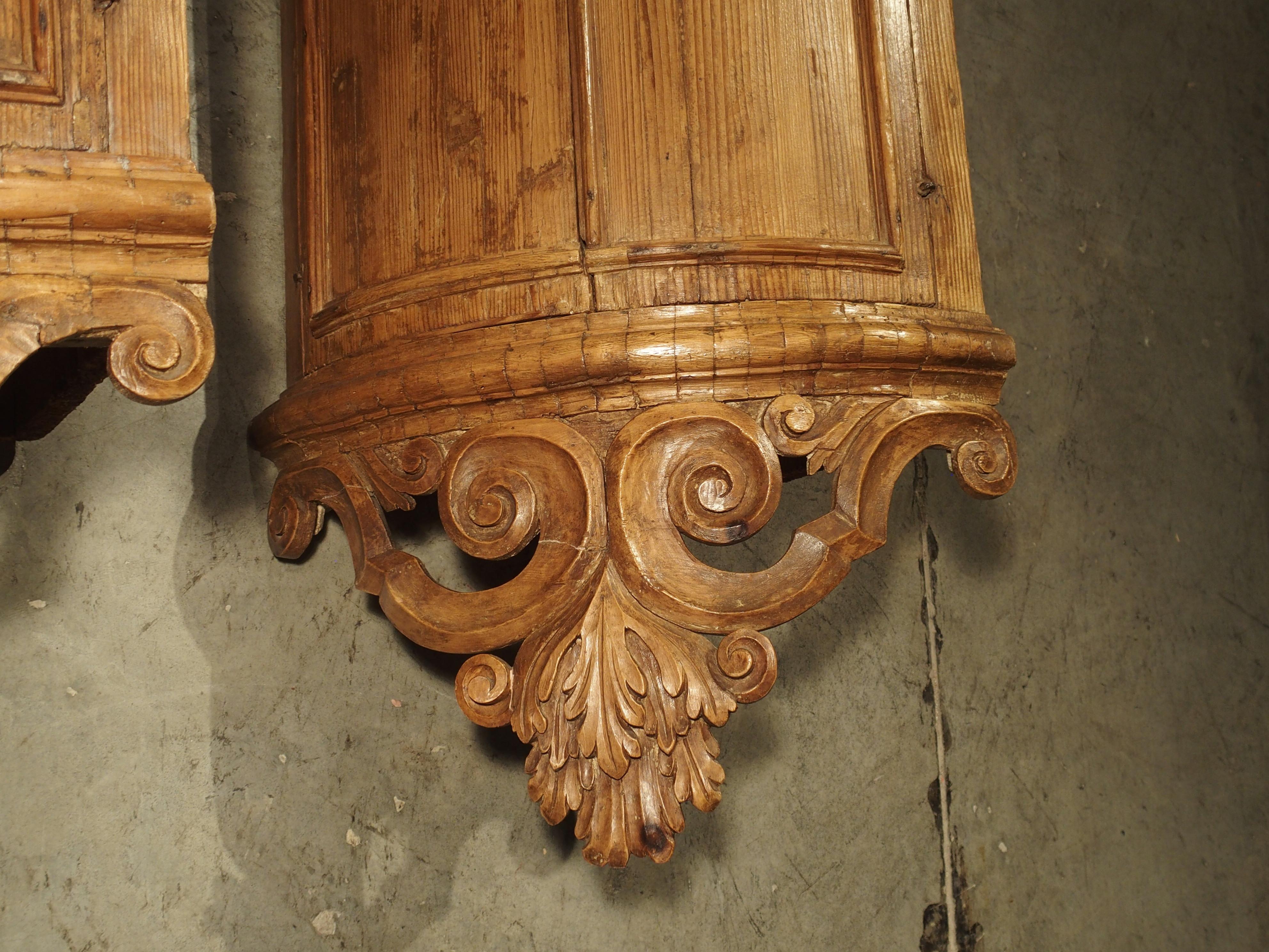 Rare Pair of 18th Century Hanging Corner Cupboards from Napoli, Italy 7