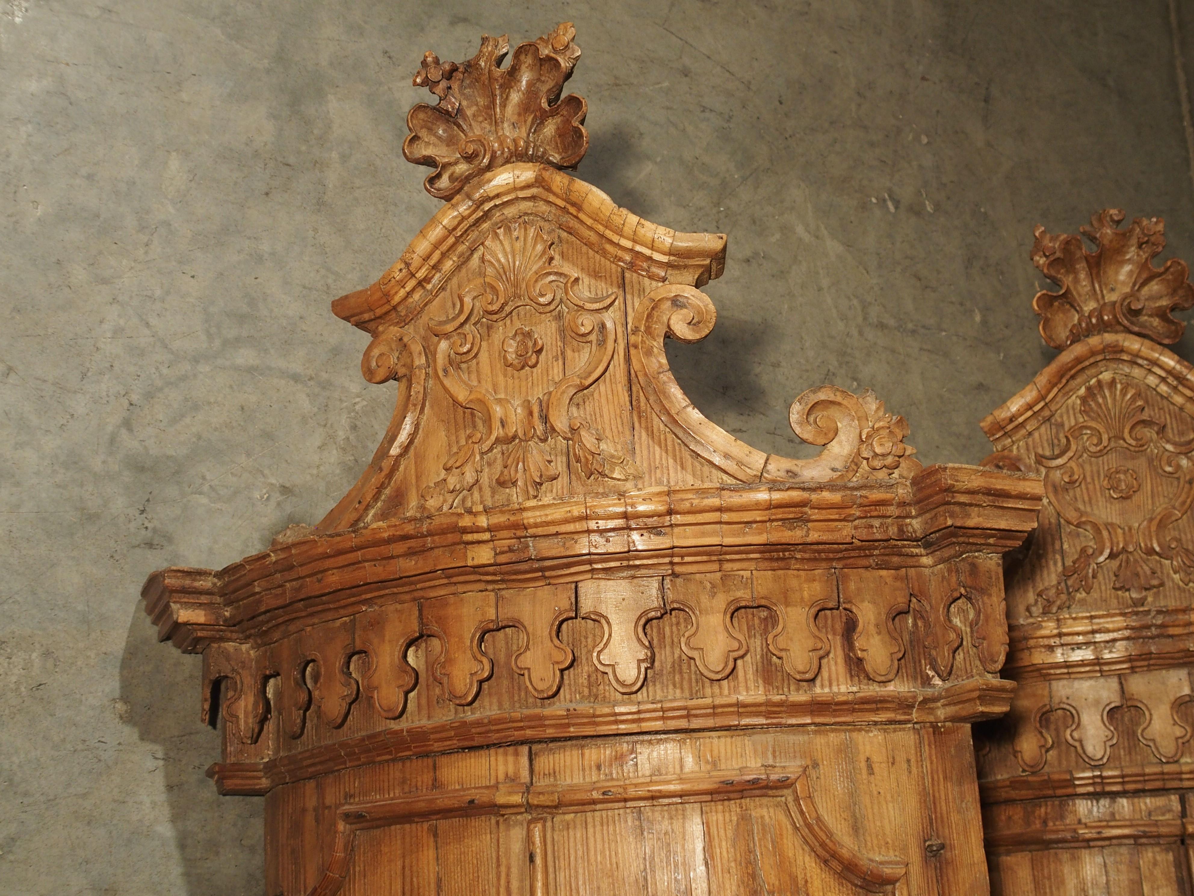 Rare Pair of 18th Century Hanging Corner Cupboards from Napoli, Italy 9