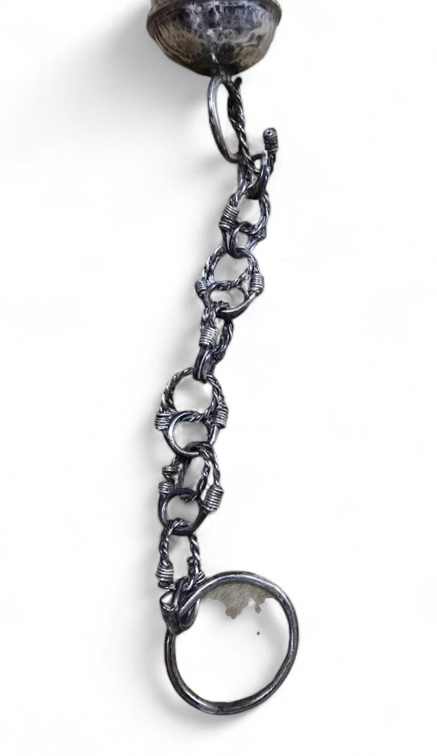 Rara coppia di lampade a candela in argento massiccio spagnolo del XVIII secolo in vendita 6