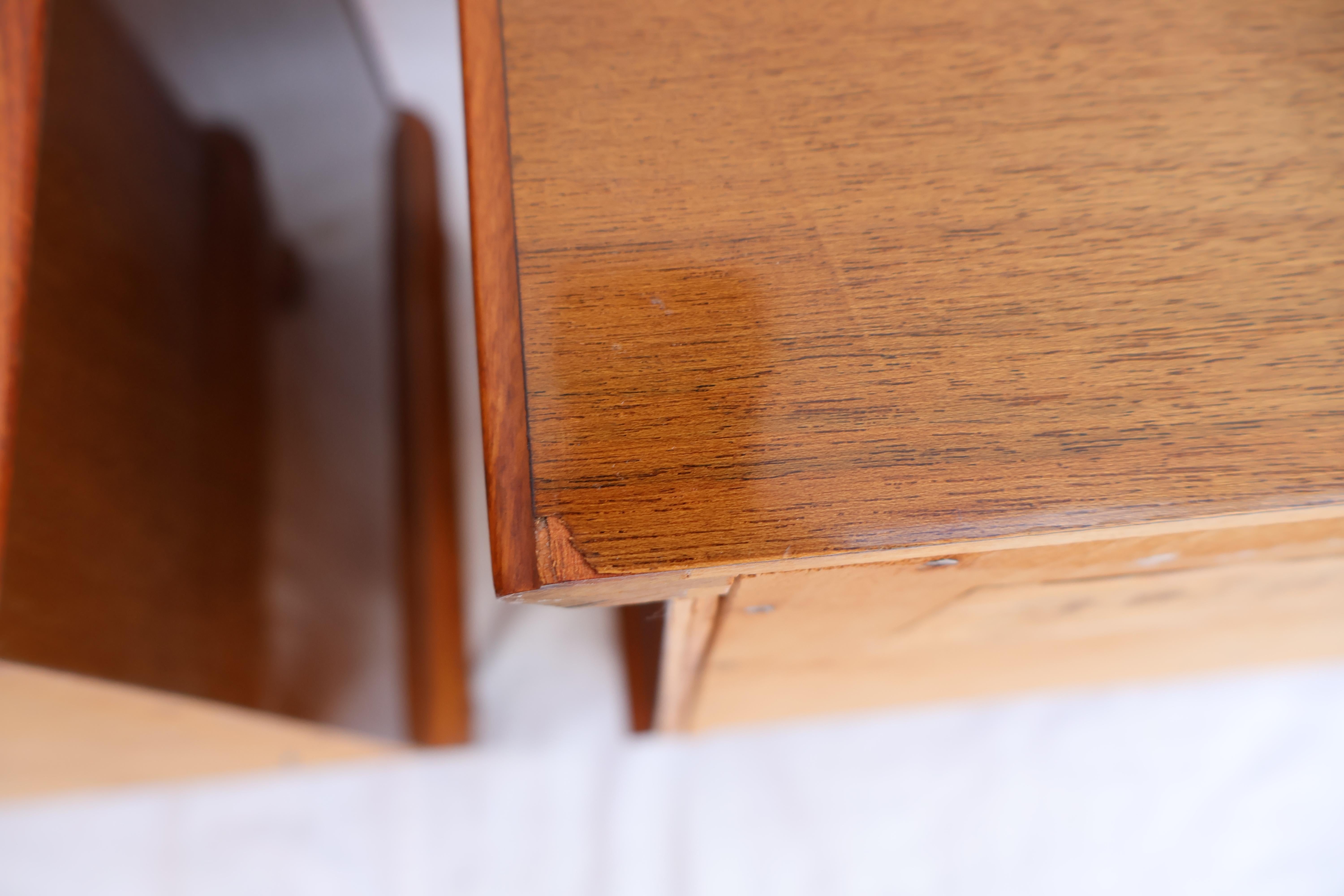 Rare paire de tables de chevet 1939 de Russie en vente 7