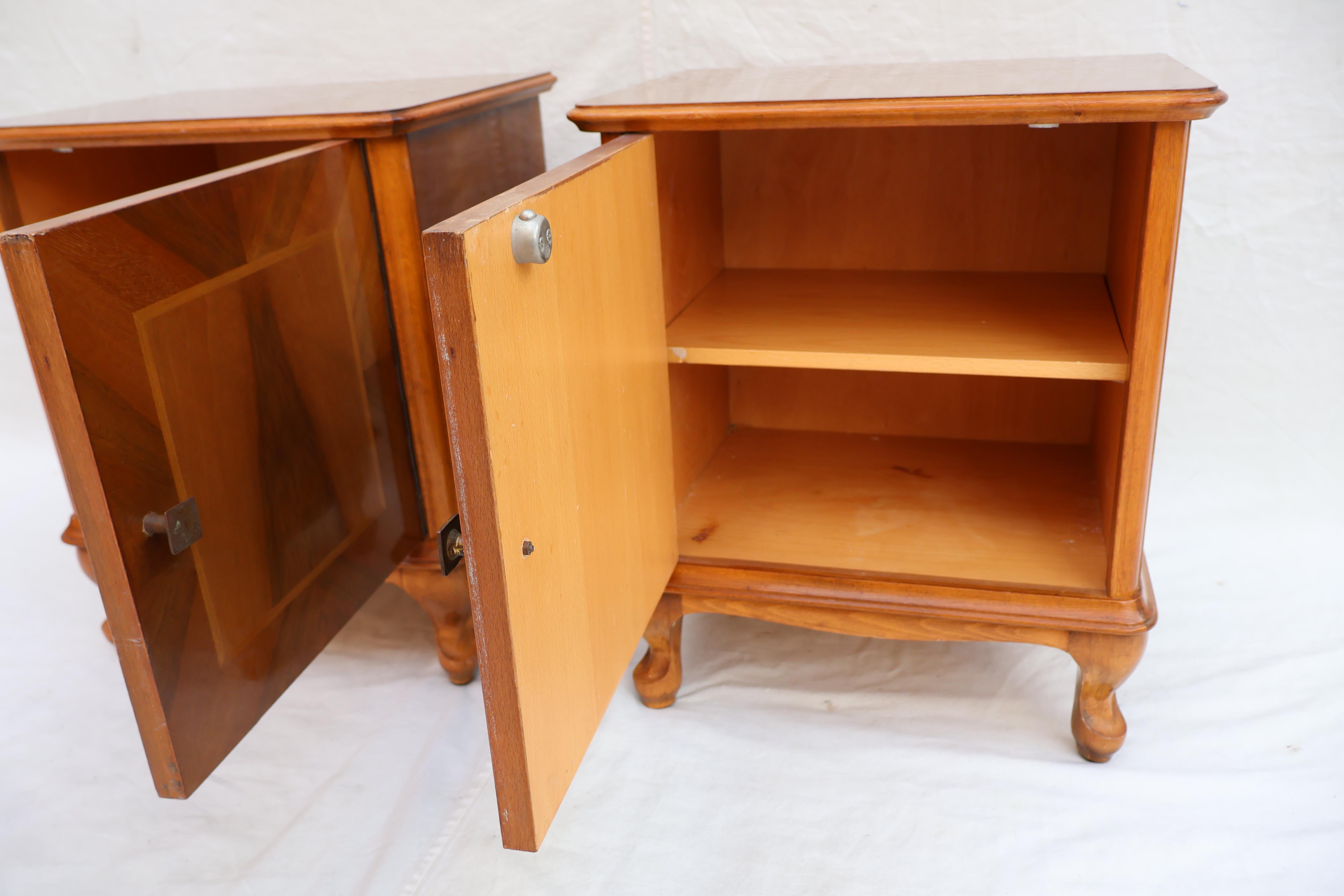 Rare paire de tables de chevet 1939 de Russie en vente 8