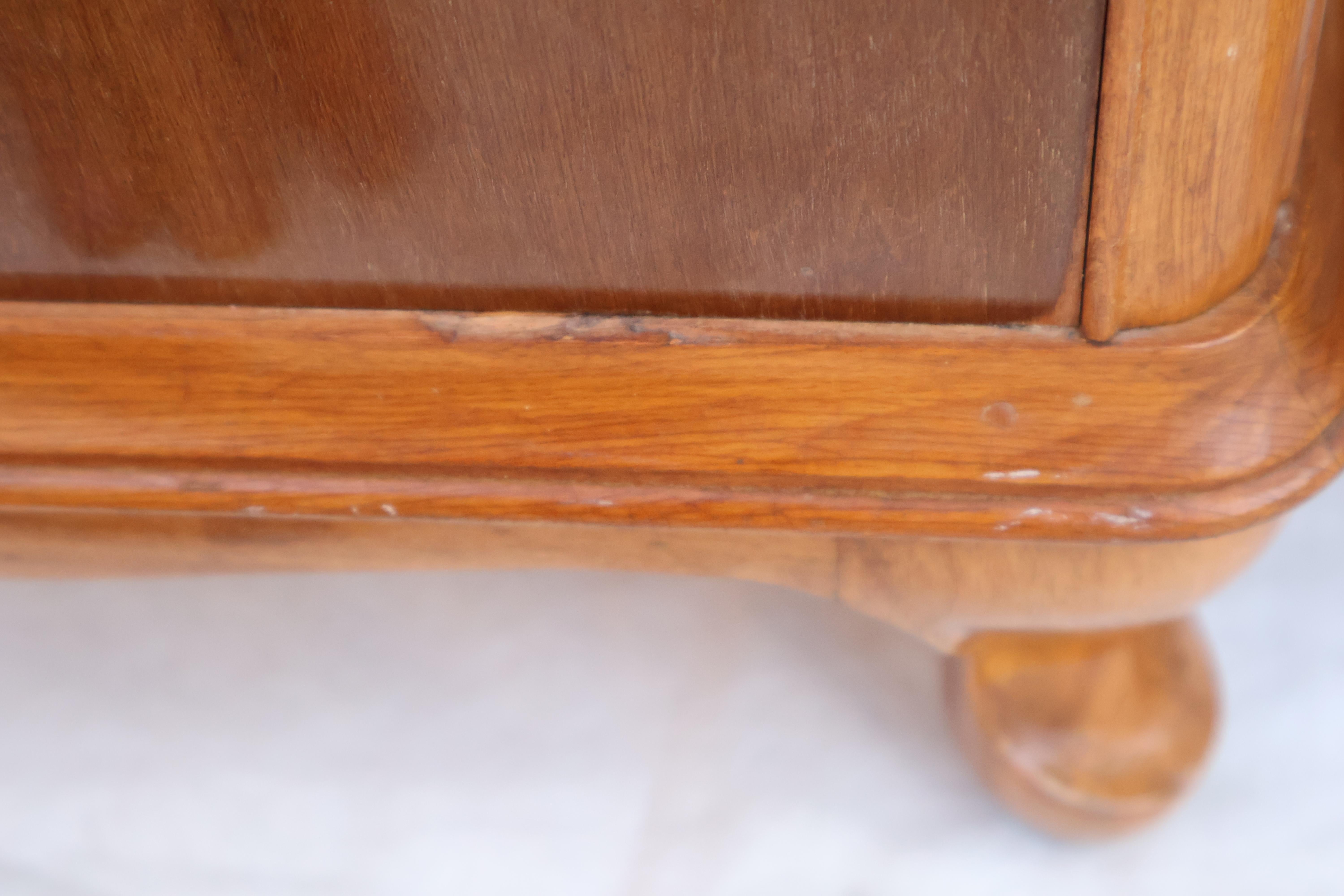 Bois Rare paire de tables de chevet 1939 de Russie en vente