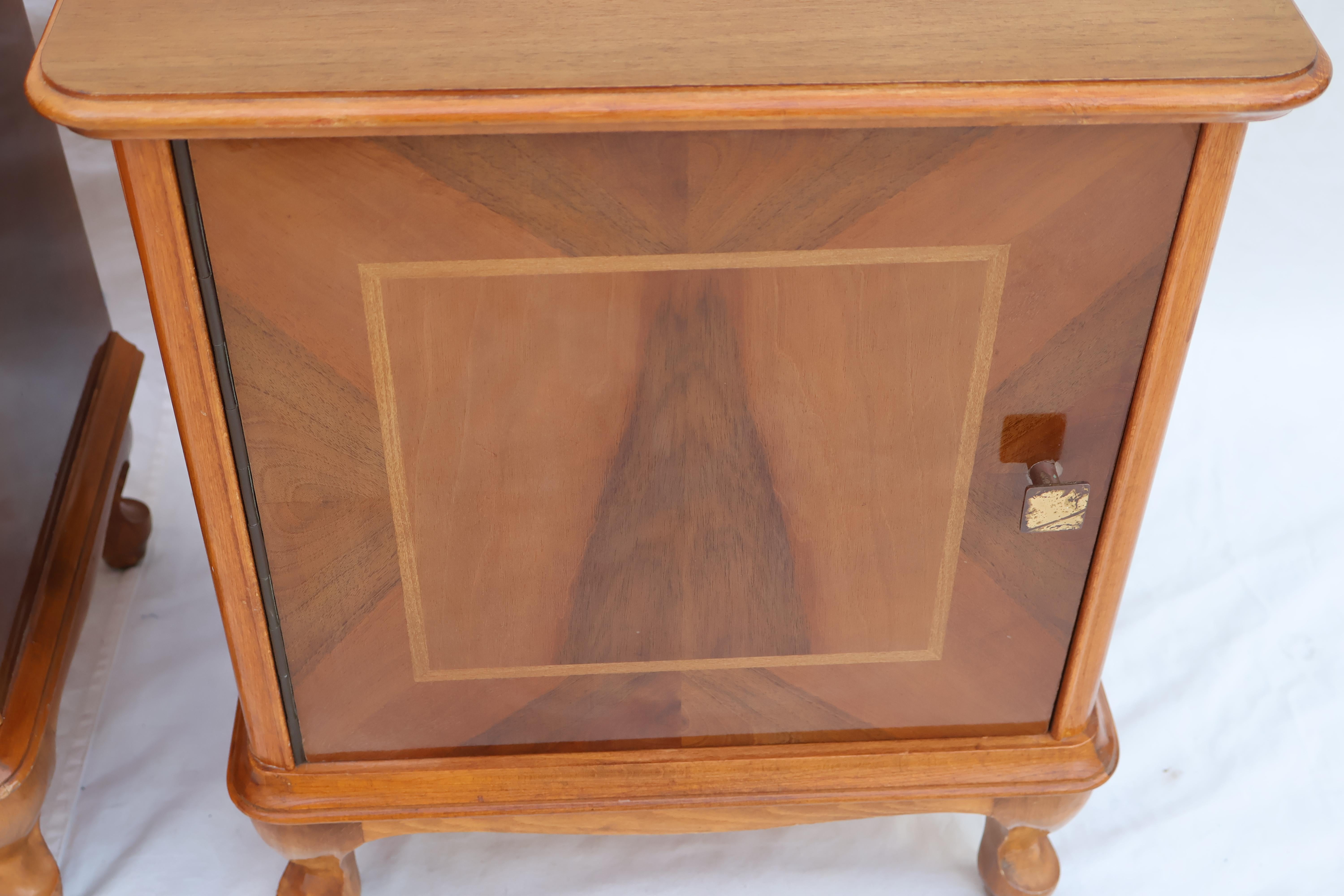 Rare paire de tables de chevet 1939 de Russie en vente 3