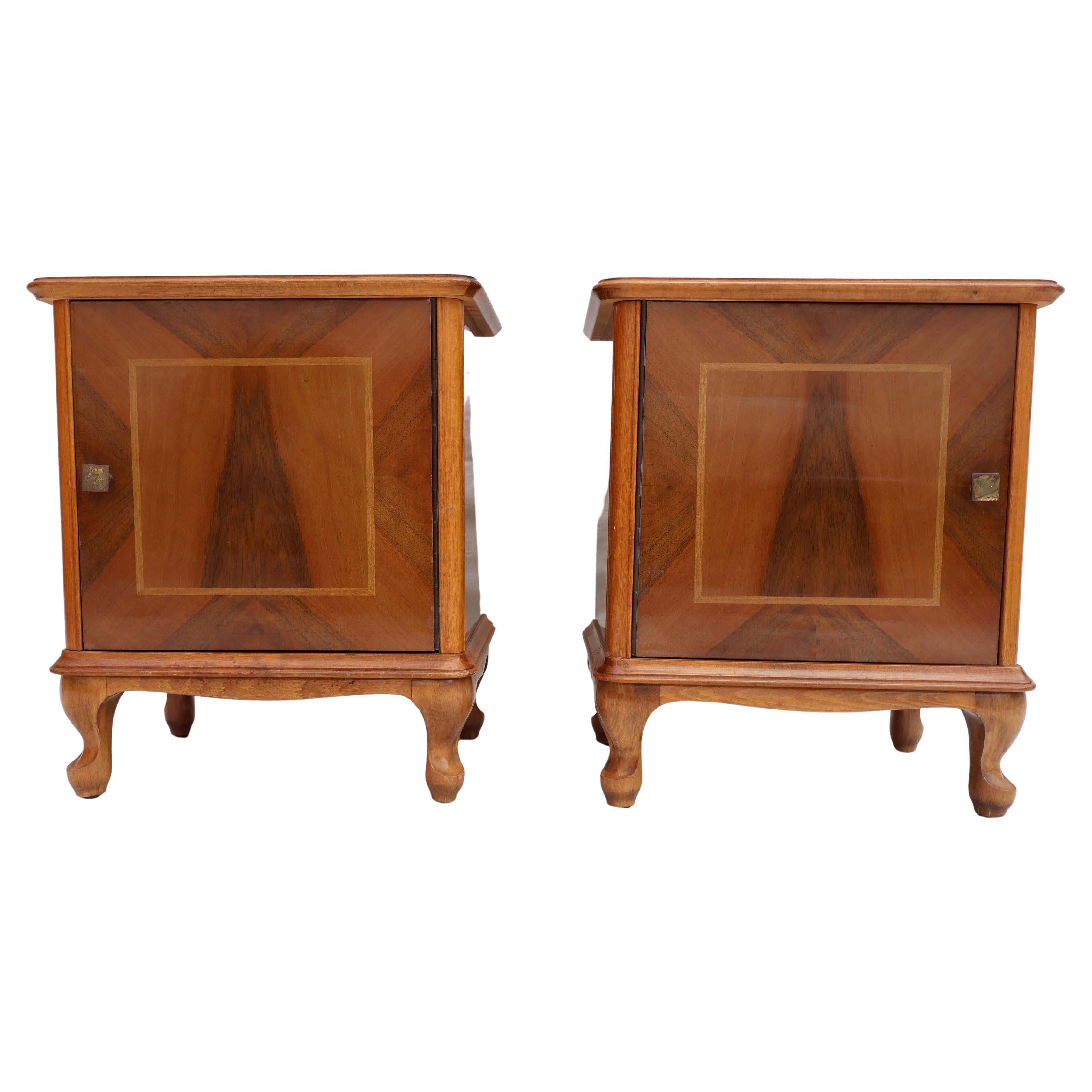 Rare paire de tables de chevet 1939 de Russie en vente