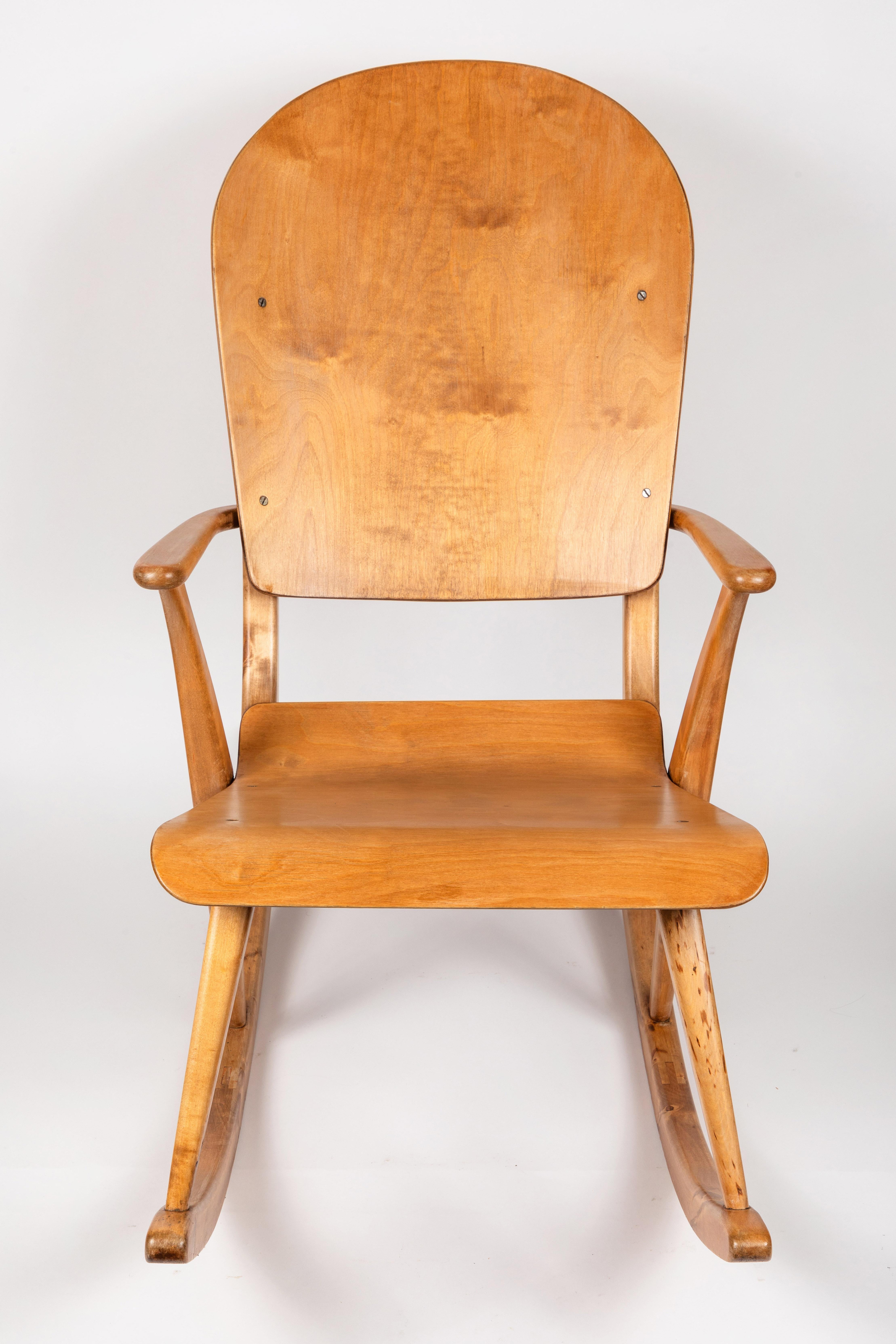 Birch Rare Pair of 1940s Rocking Chairs by Ilmari Tapiovaara