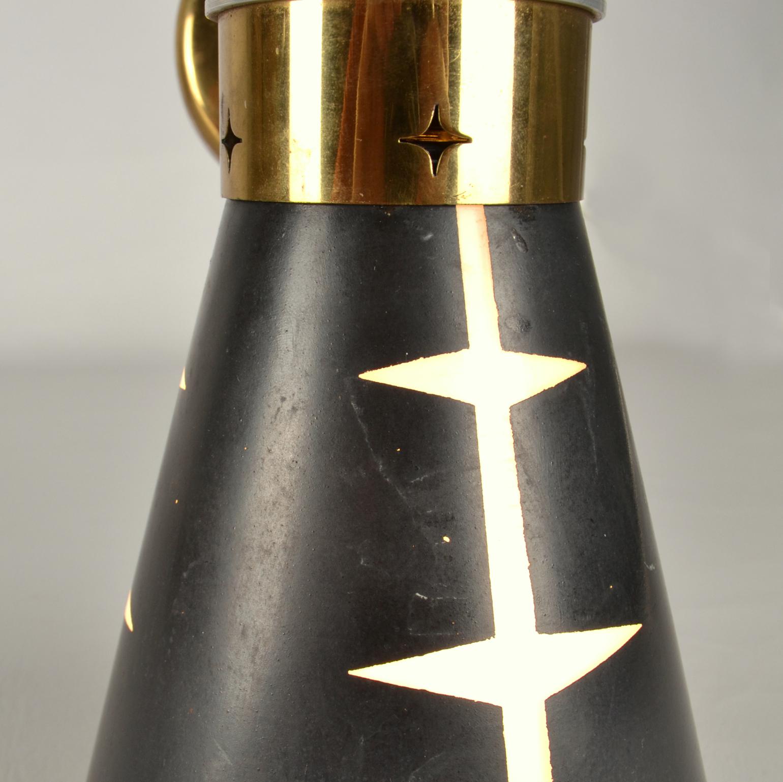 Rare Pair of 1950’s Hourglass Wall Lights in Black and White Glass and Brass For Sale 5