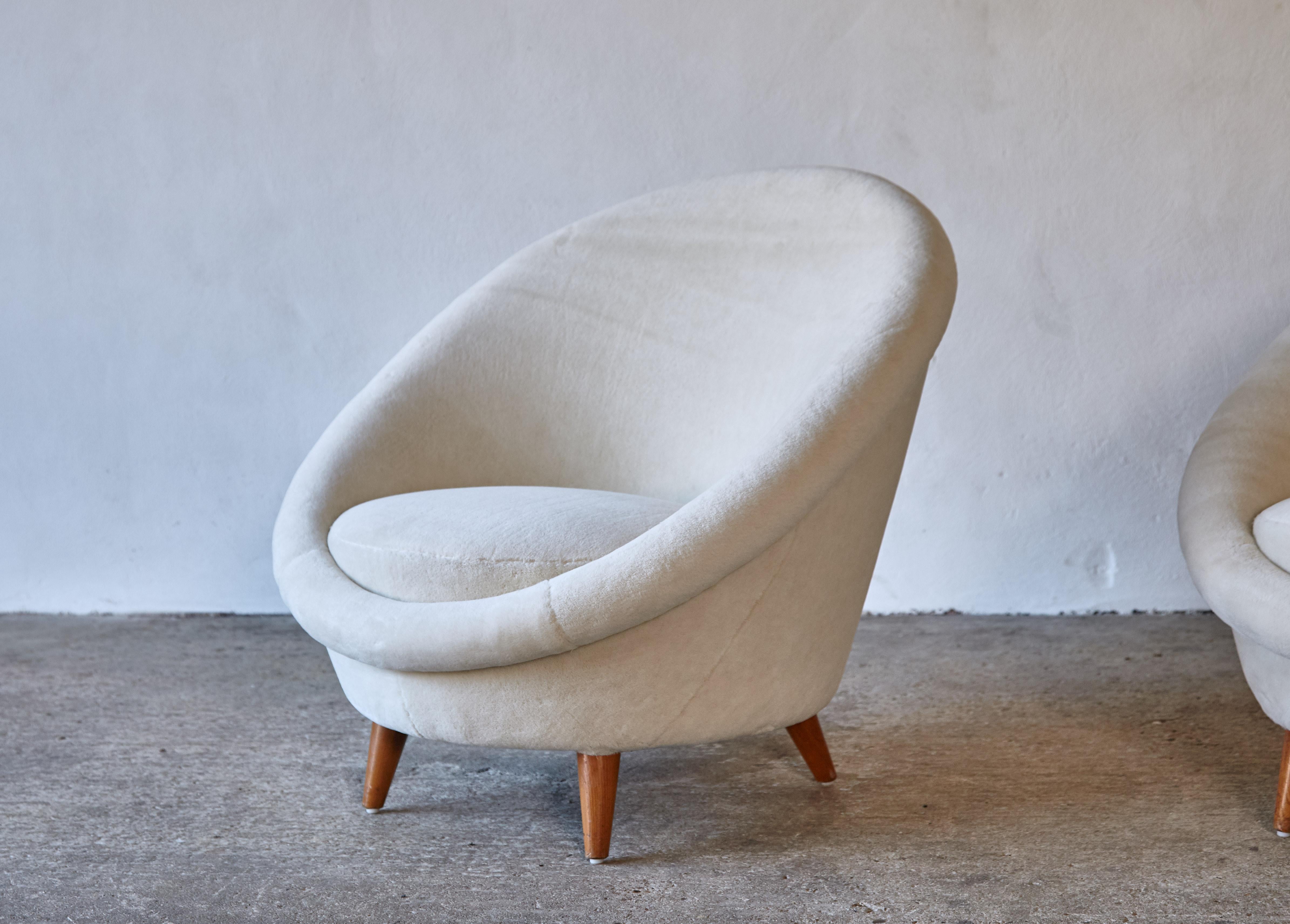 Rare Pair of 1950s Norwegian Egg Chairs, Newly Upholstered in Alpaca 5