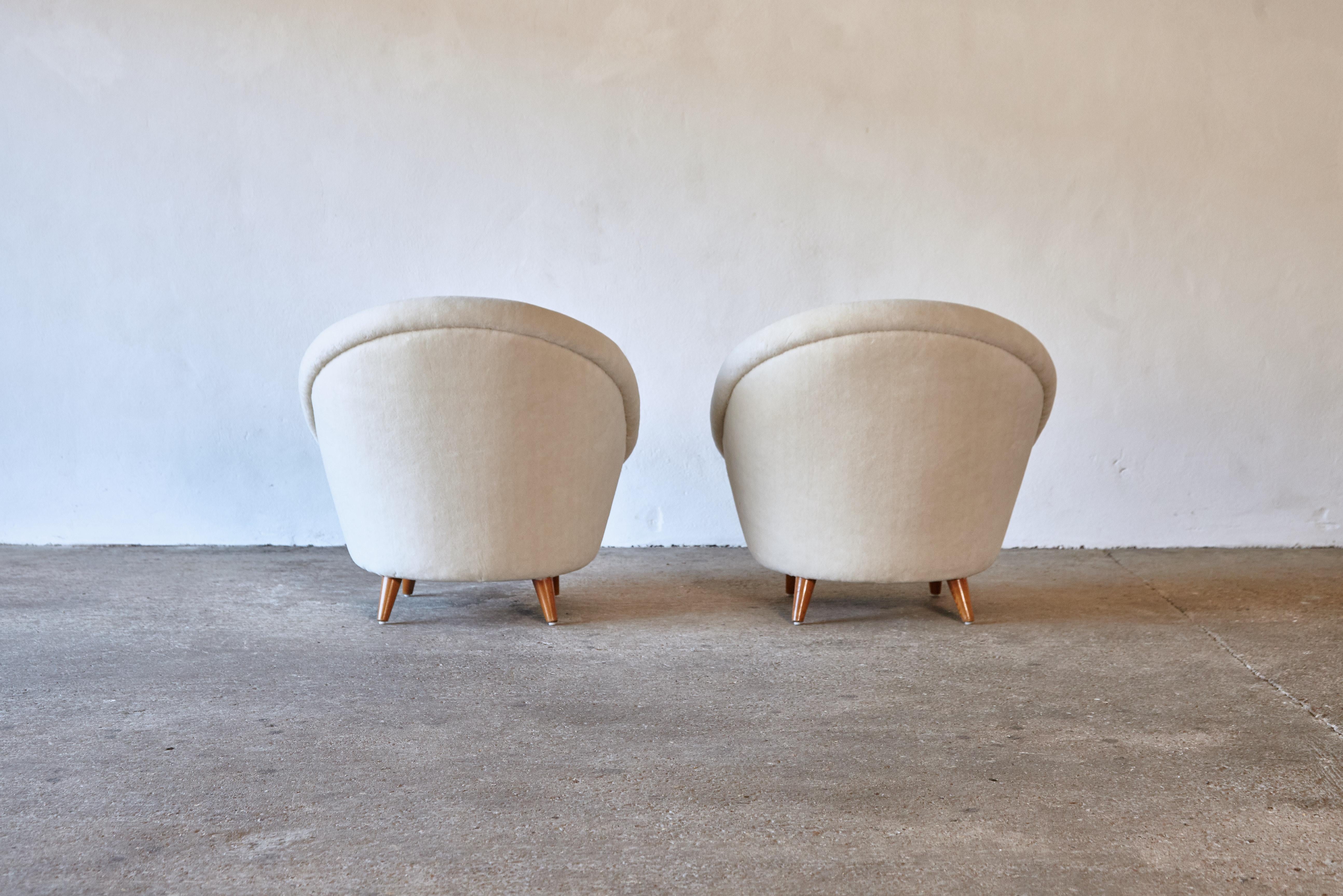 20th Century Rare Pair of 1950s Norwegian Egg Chairs, Newly Upholstered in Alpaca