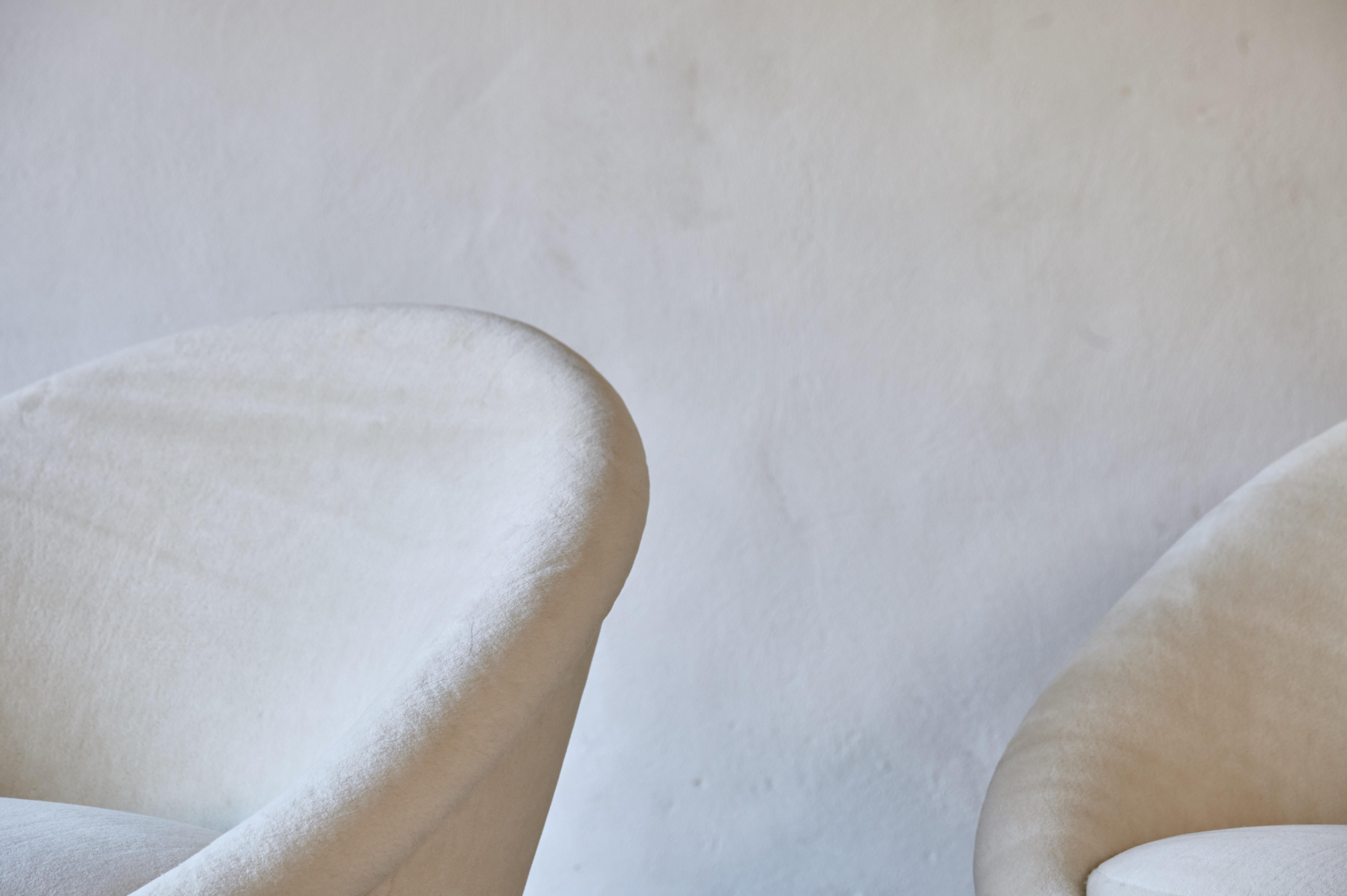 Rare Pair of 1950s Norwegian Egg Chairs, Newly Upholstered in Alpaca 4
