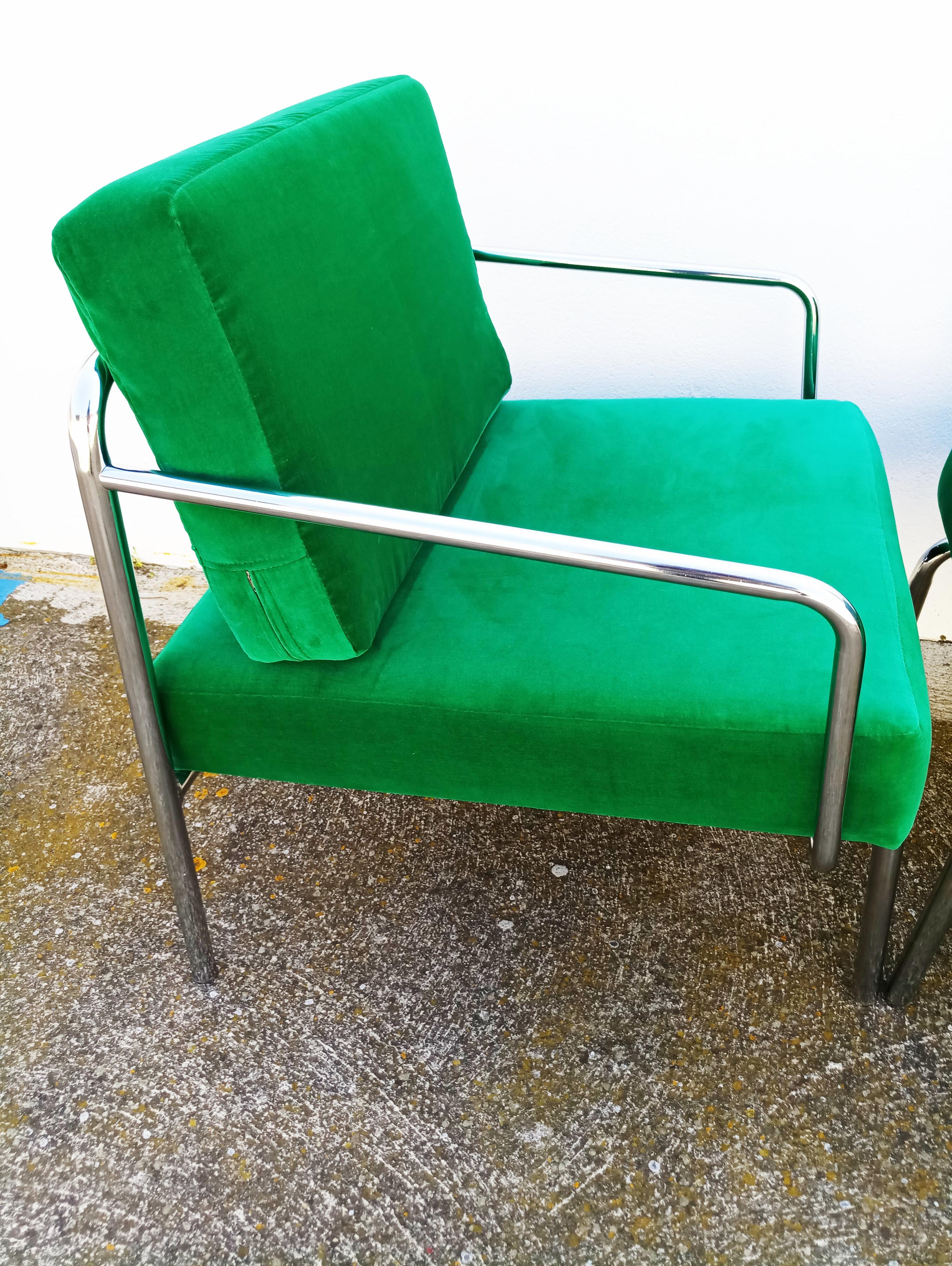Rare Pair of 1970s Green Velvet Armchairs Bauhaus For Sale 2