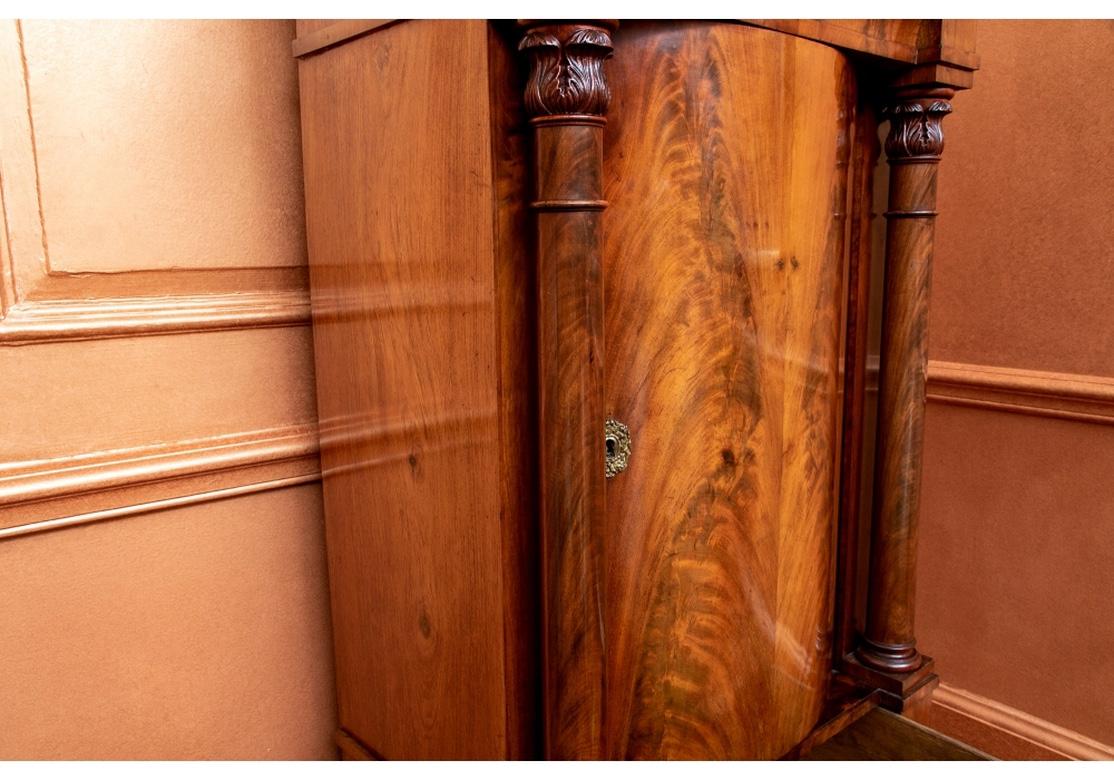 Seltenes Paar kontinentaler neoklassischer Holzschränke des 19. Jahrhunderts mit Figuren, 19. Jahrhundert im Angebot 6