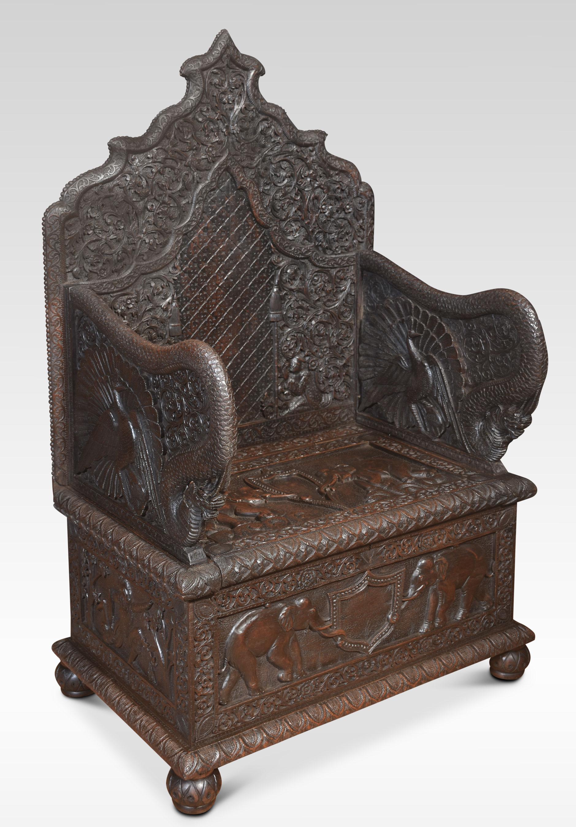 Seltenes Paar geschnitzter zeremonieller Sessel aus dem 19. Jahrhundert im Angebot 4