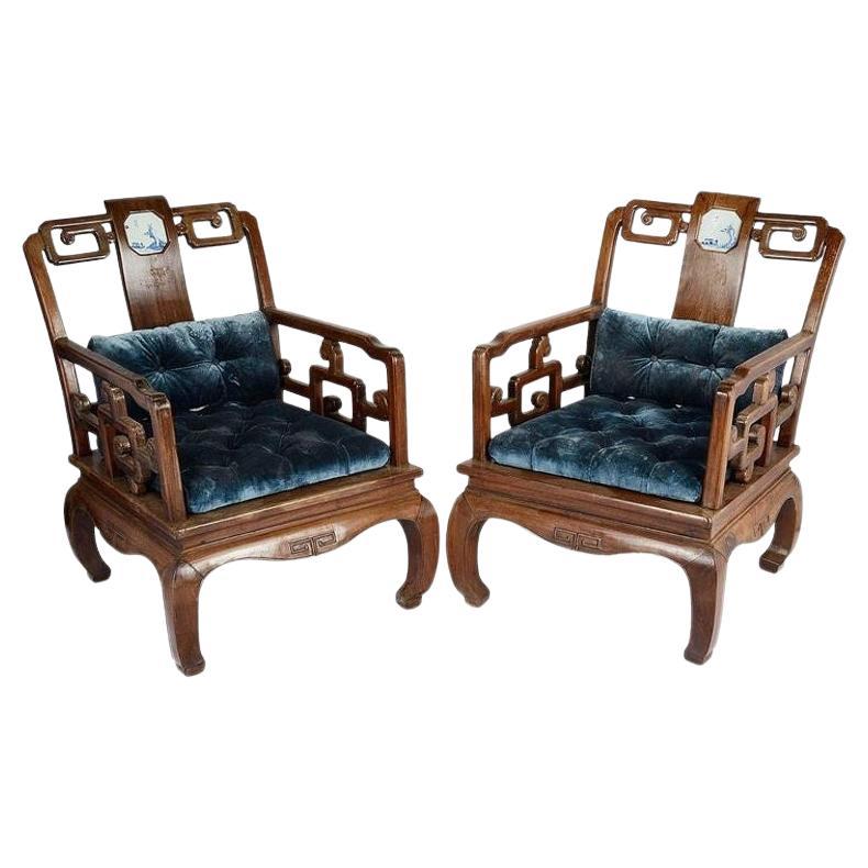 Rare paire de fauteuils chinois en bois de feuillus du 19ème siècle