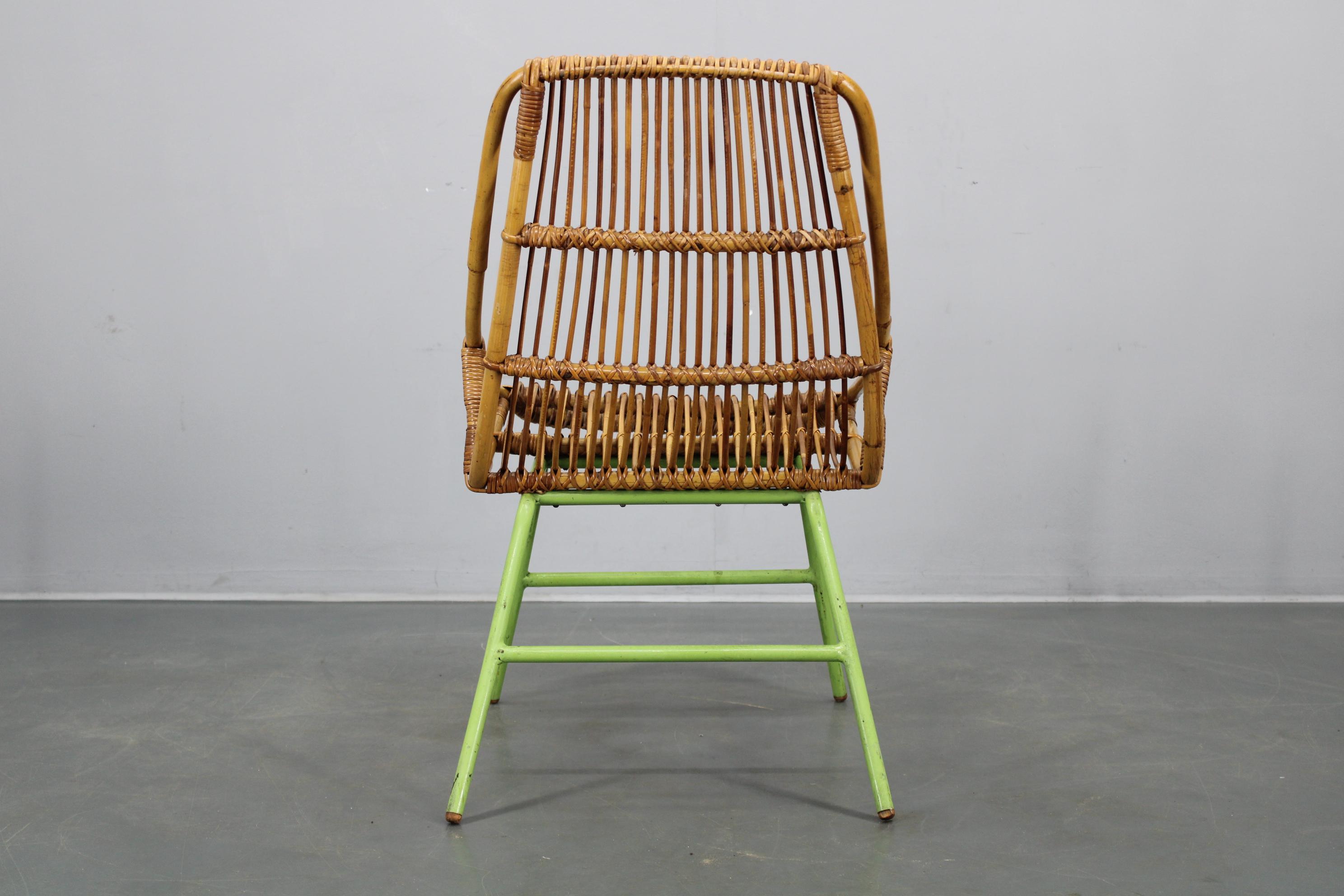 Raro par de sillones de ratán Alan Fuchs para ULUV, Checoslovaquia, años 60 en venta 7