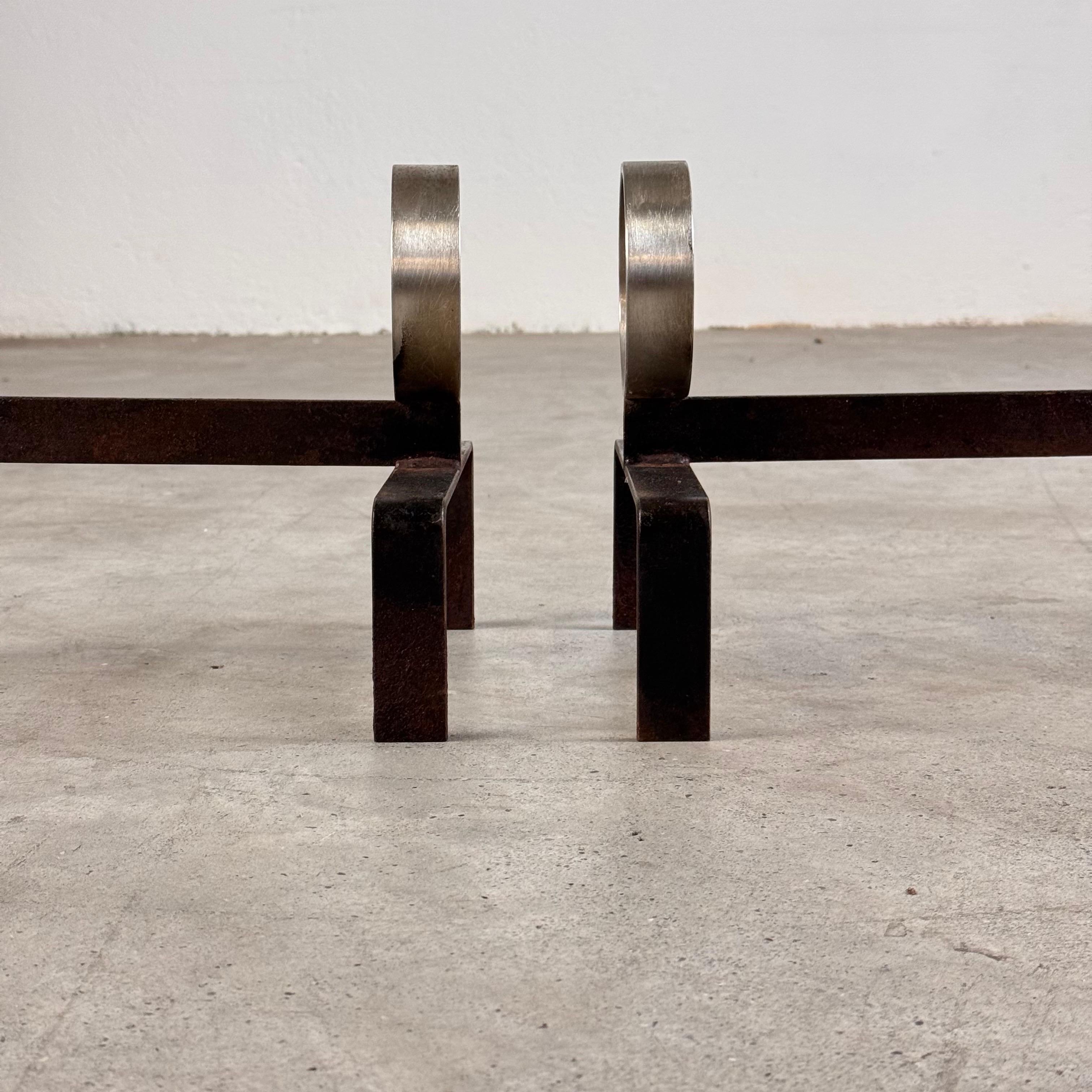 italien Paire de chenets de Melchiorre Bega en aluminium et fer, Italie, 1960 en vente