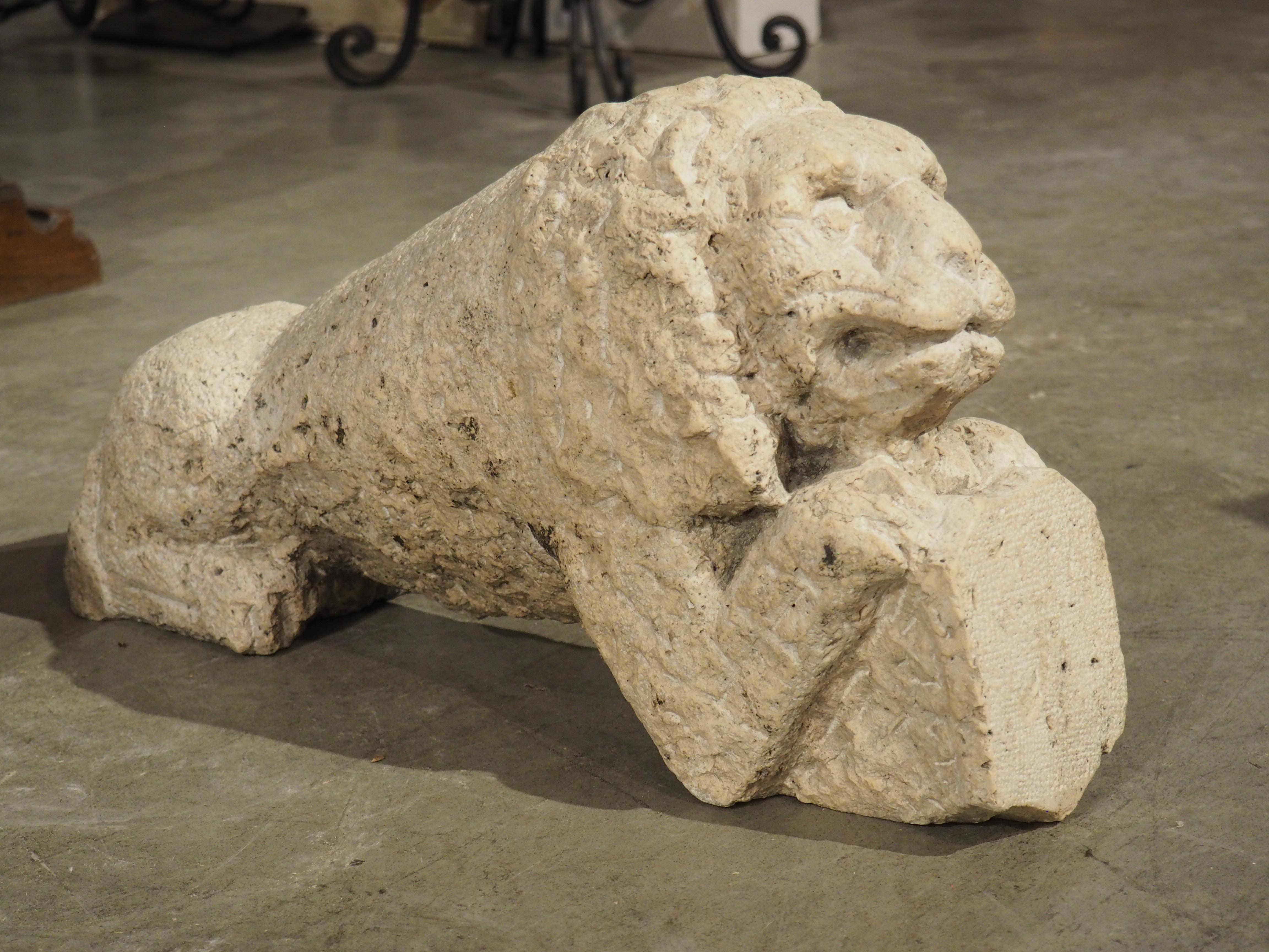 Italian Rare Pair of Antique Carved Stone Lions from Italy, Circa 1600 For Sale