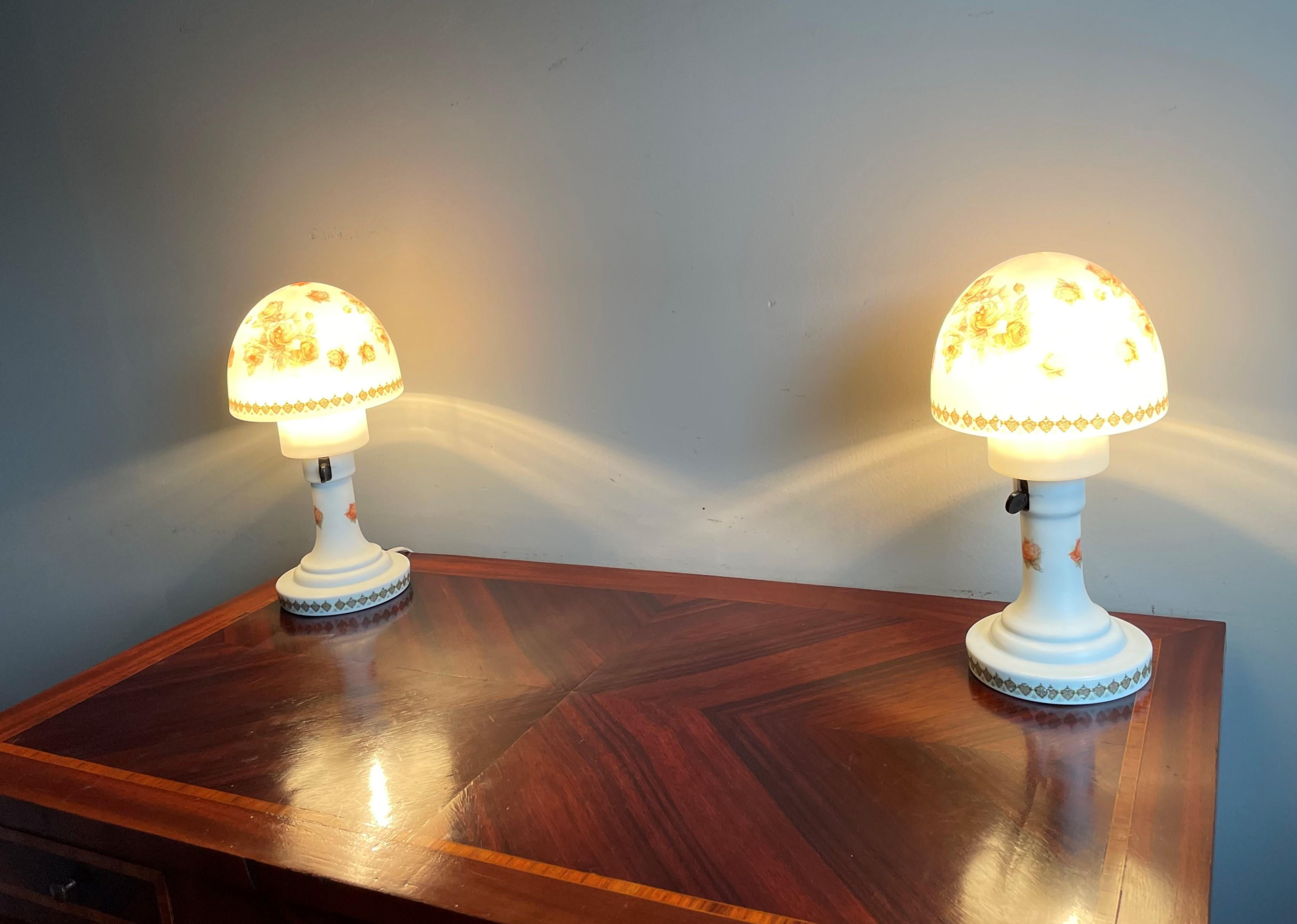 Rare Pair of Antique Glass & Bisque Table Lamps Decorated with Very Pretty Roses For Sale 4