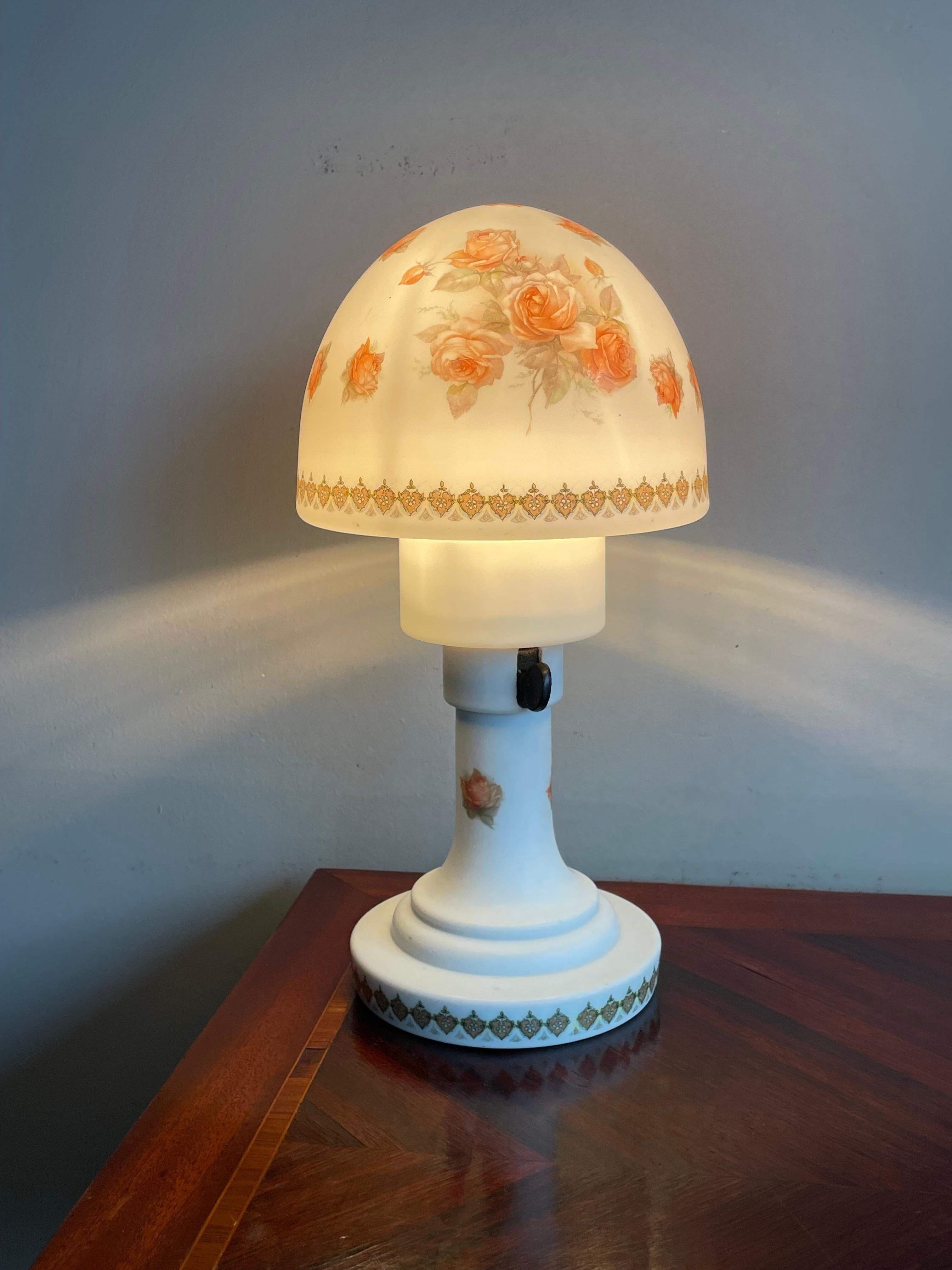 Rare Pair of Antique Glass & Bisque Table Lamps Decorated with Very Pretty Roses For Sale 8