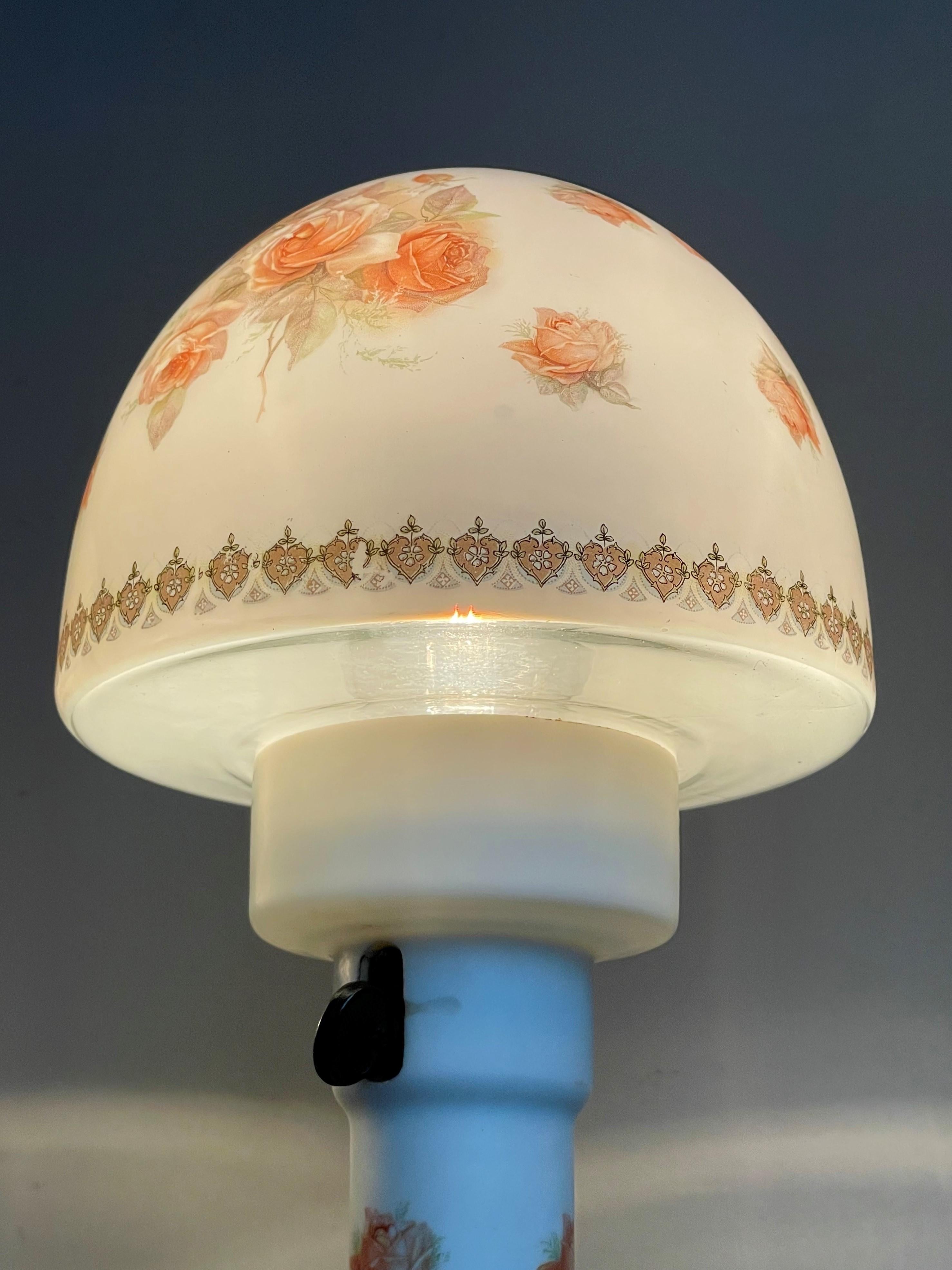 Rare Pair of Antique Glass & Bisque Table Lamps Decorated with Very Pretty Roses For Sale 11