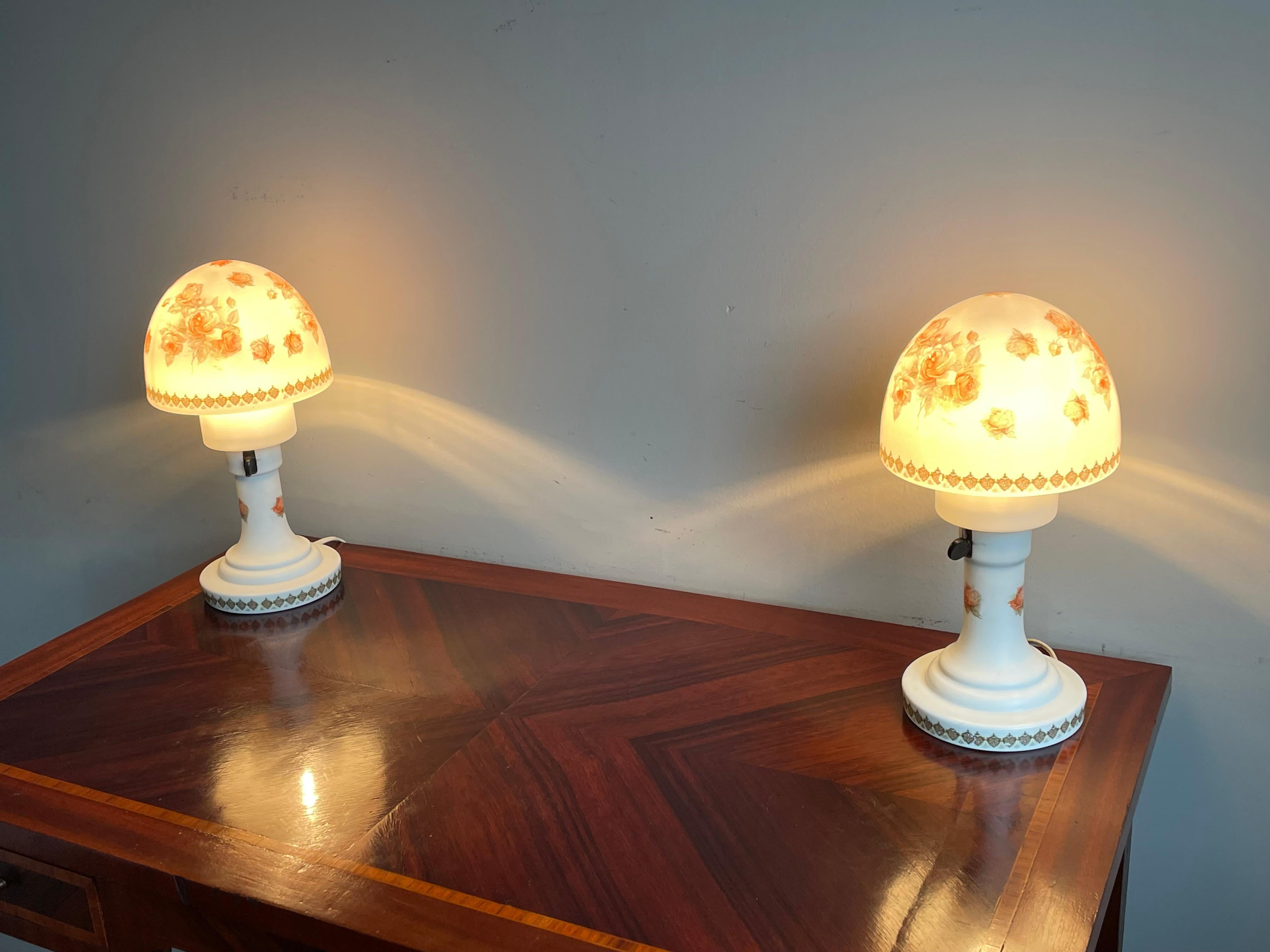 Rare Pair of Antique Glass & Bisque Table Lamps Decorated with Very Pretty Roses For Sale 12