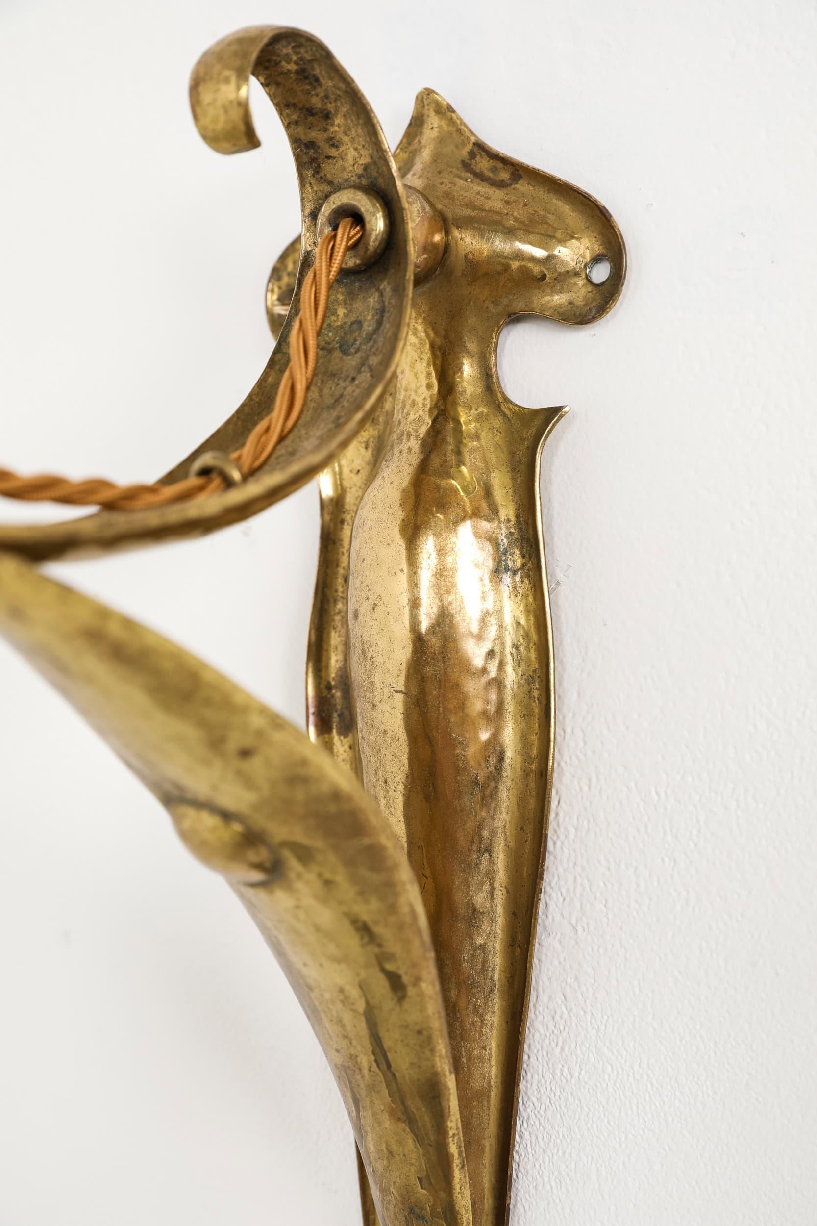 Rare paire d'appliques en verre en laiton raboté, A.I.C., c.1910 en vente 2