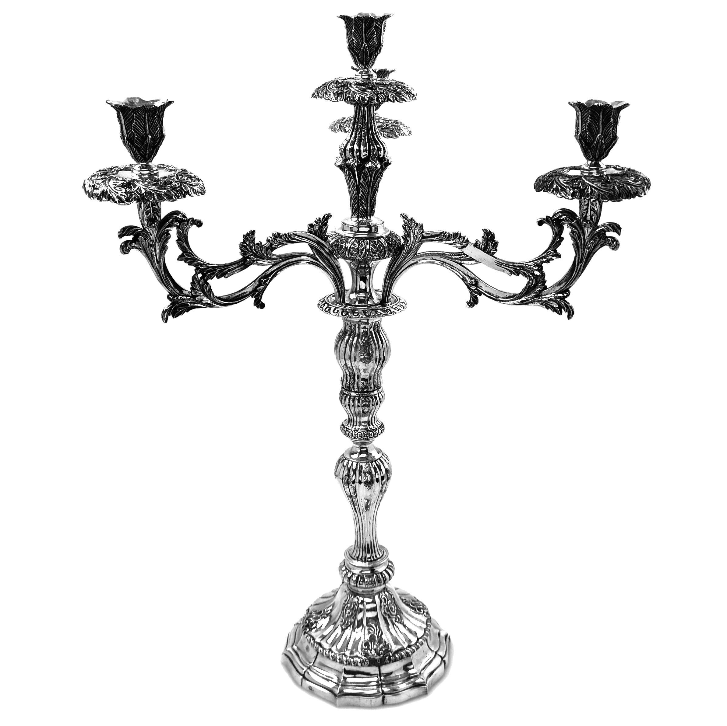 Paire rare de chandeliers portugais anciens en argent, c. 1800, pour bougeoirs du XIXe siècle Bon état - En vente à London, GB