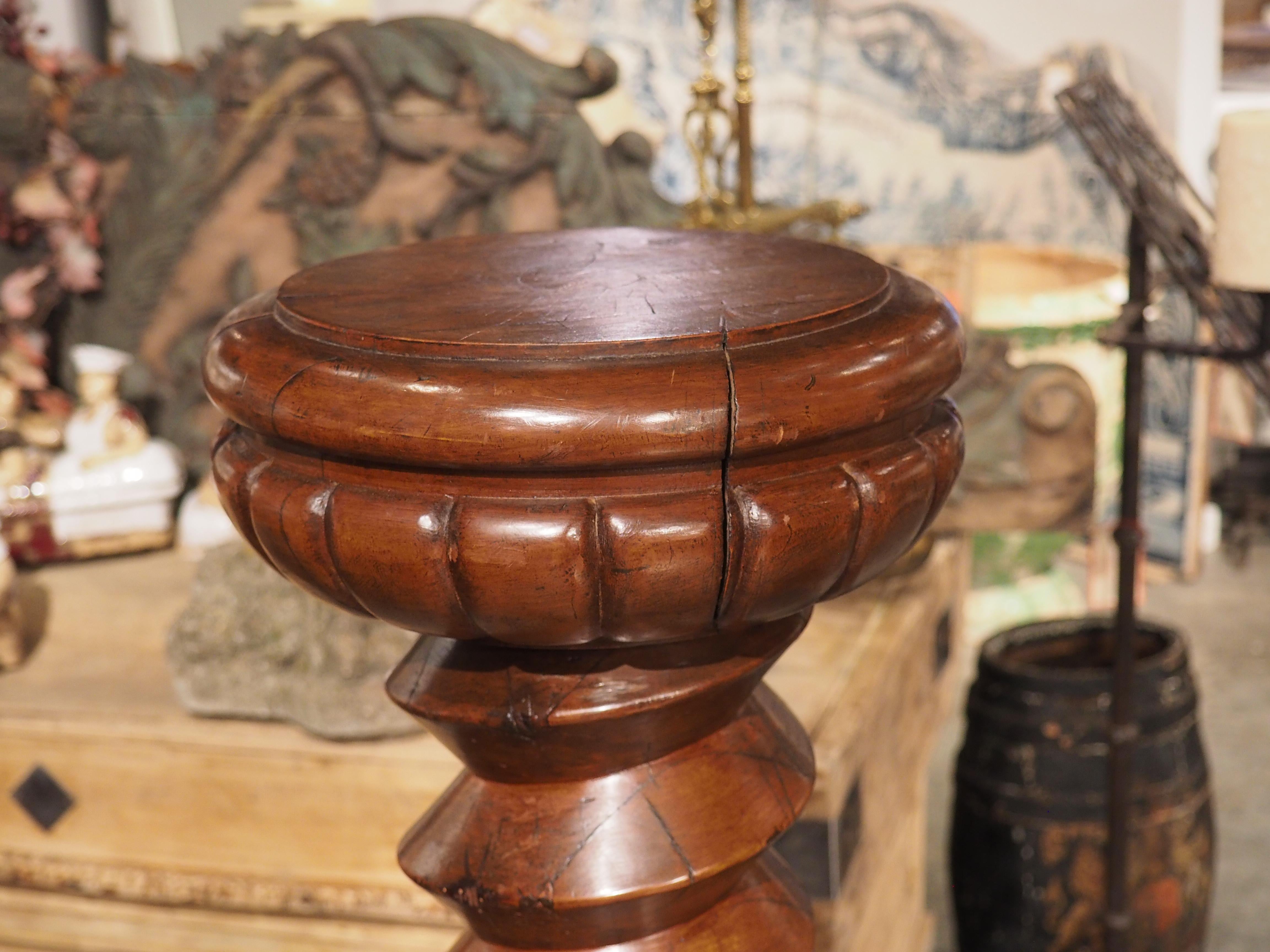 Rare Pair of Antique Wine Press Screw Sellettes in Carved Walnut, circa 1850 For Sale 12