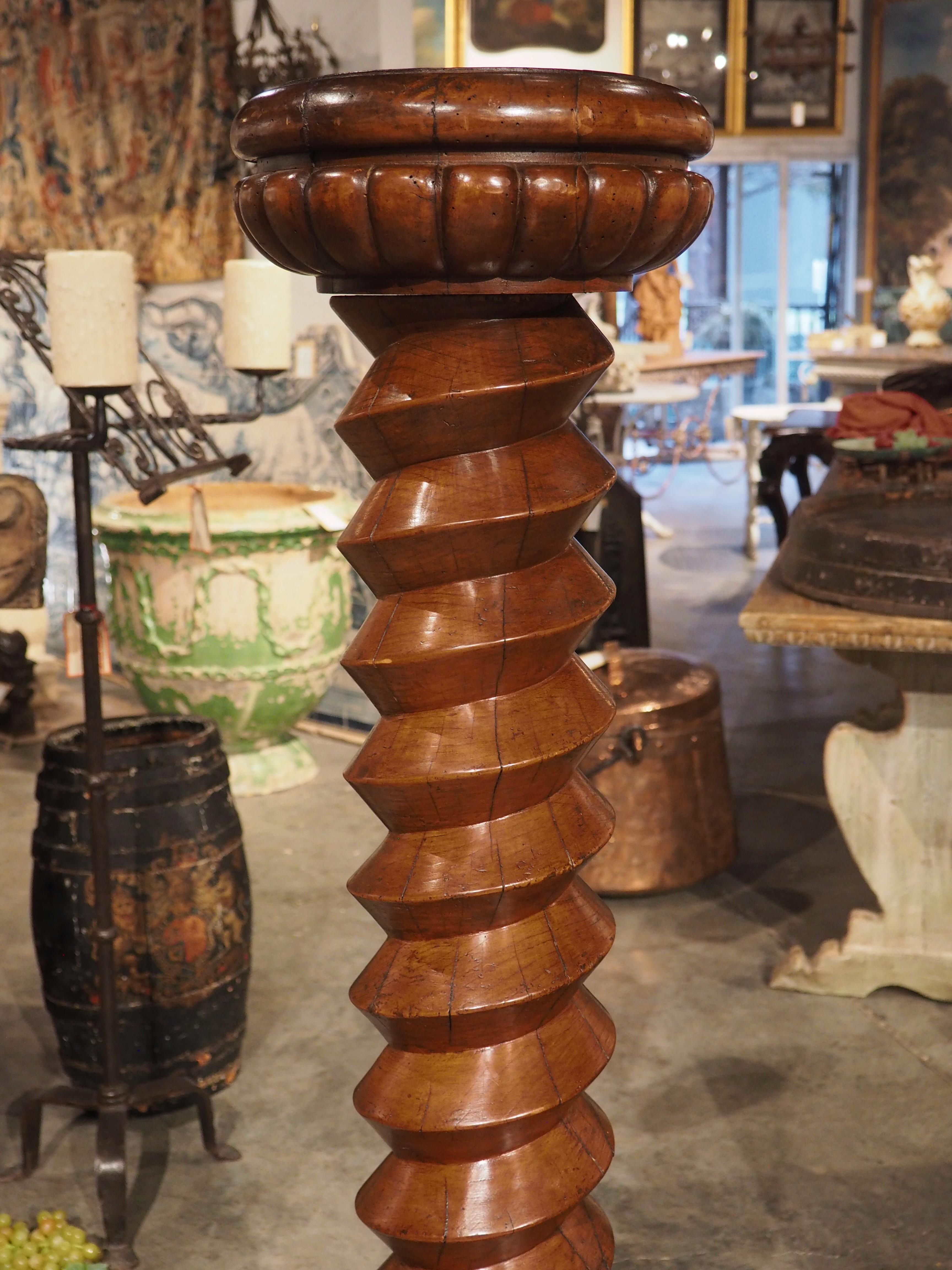 Rare Pair of Antique Wine Press Screw Sellettes in Carved Walnut, circa 1850 For Sale 14