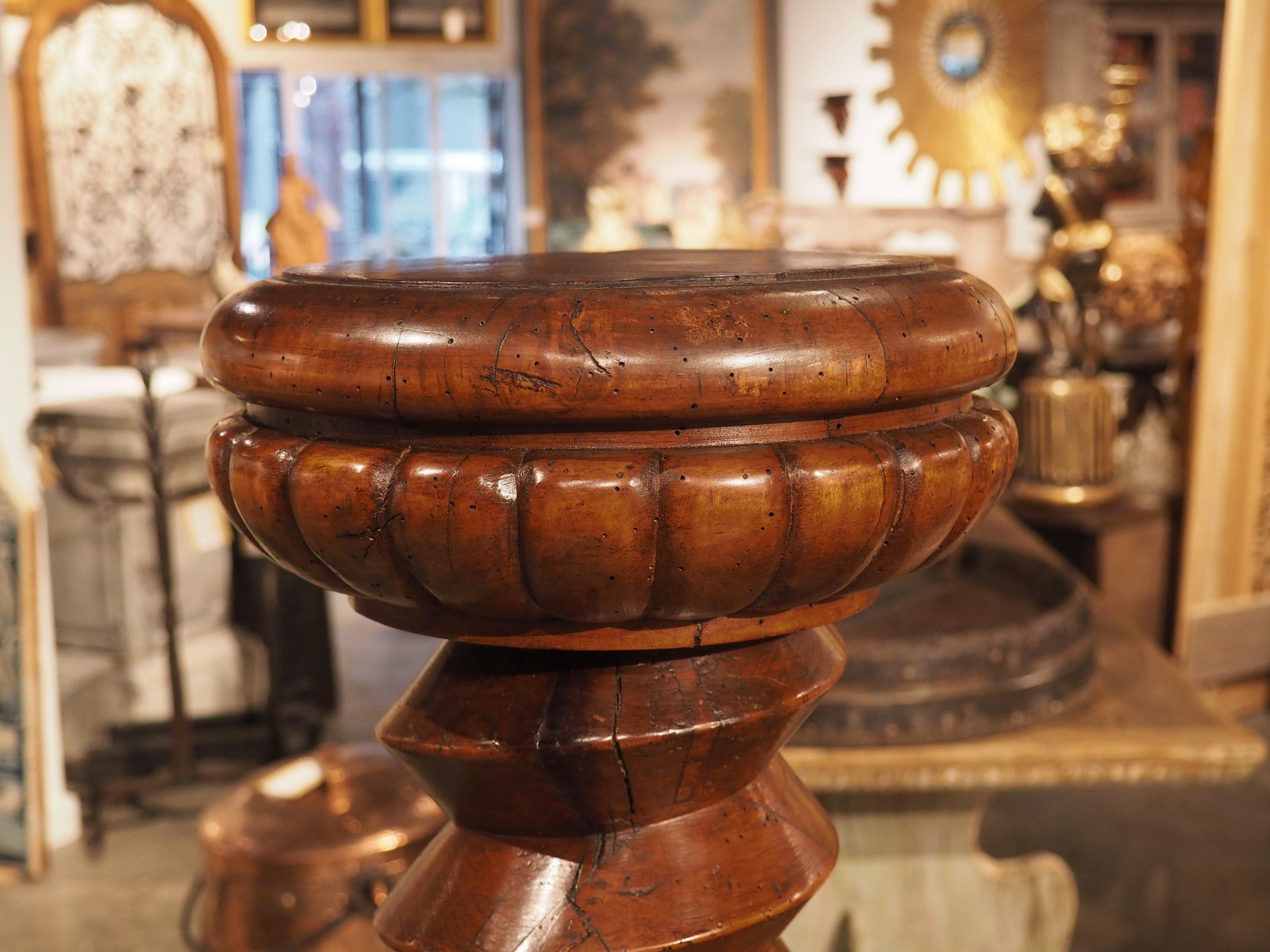 Hand-Carved Rare Pair of Antique Wine Press Screw Sellettes in Carved Walnut, circa 1850 For Sale