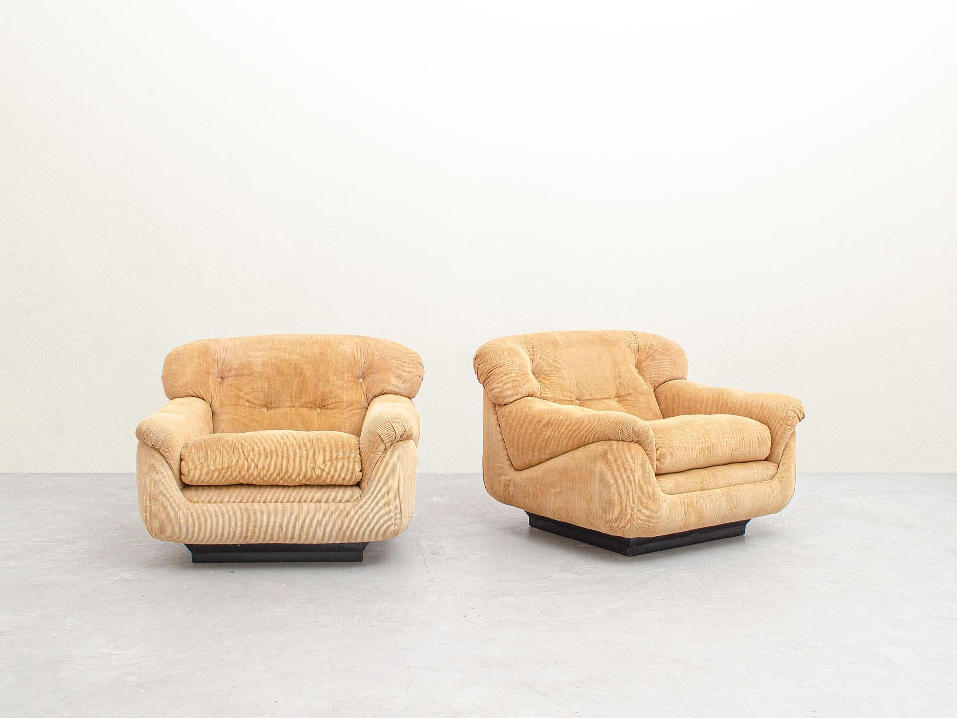 Mid-Century Modern Rare Pair of Armchairs by Jorge Zalszupin, 60's Midcentury Brazilian Design