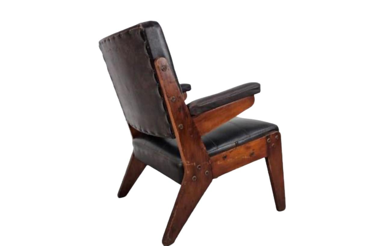 Brésilien Paire de fauteuils rares de Jose Zanine Caldas en vente